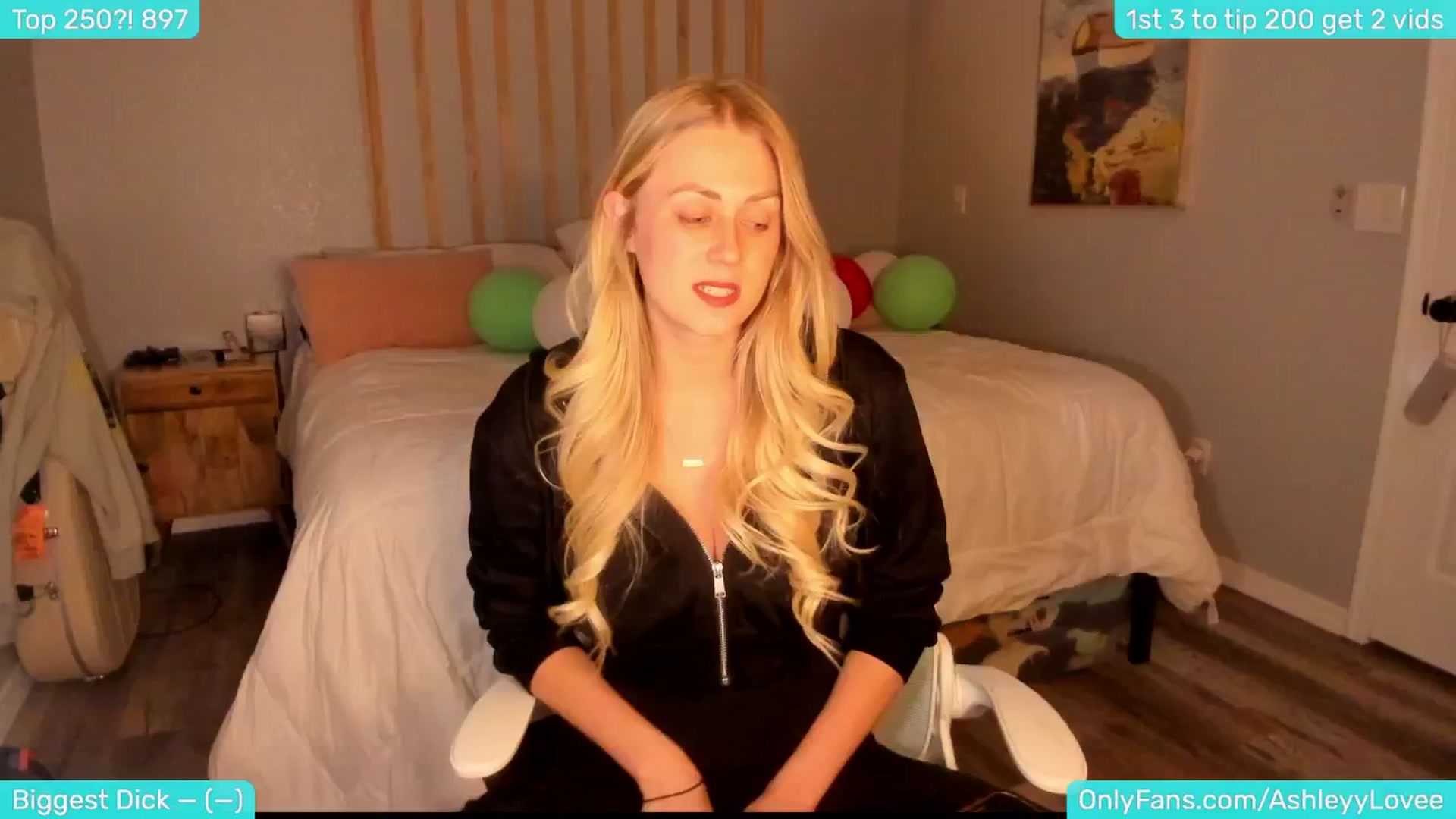Gallery image thumbnail from AshleyyLovee's myfreecams stream on, 12/10/2024, 02:51 image 1 of 20