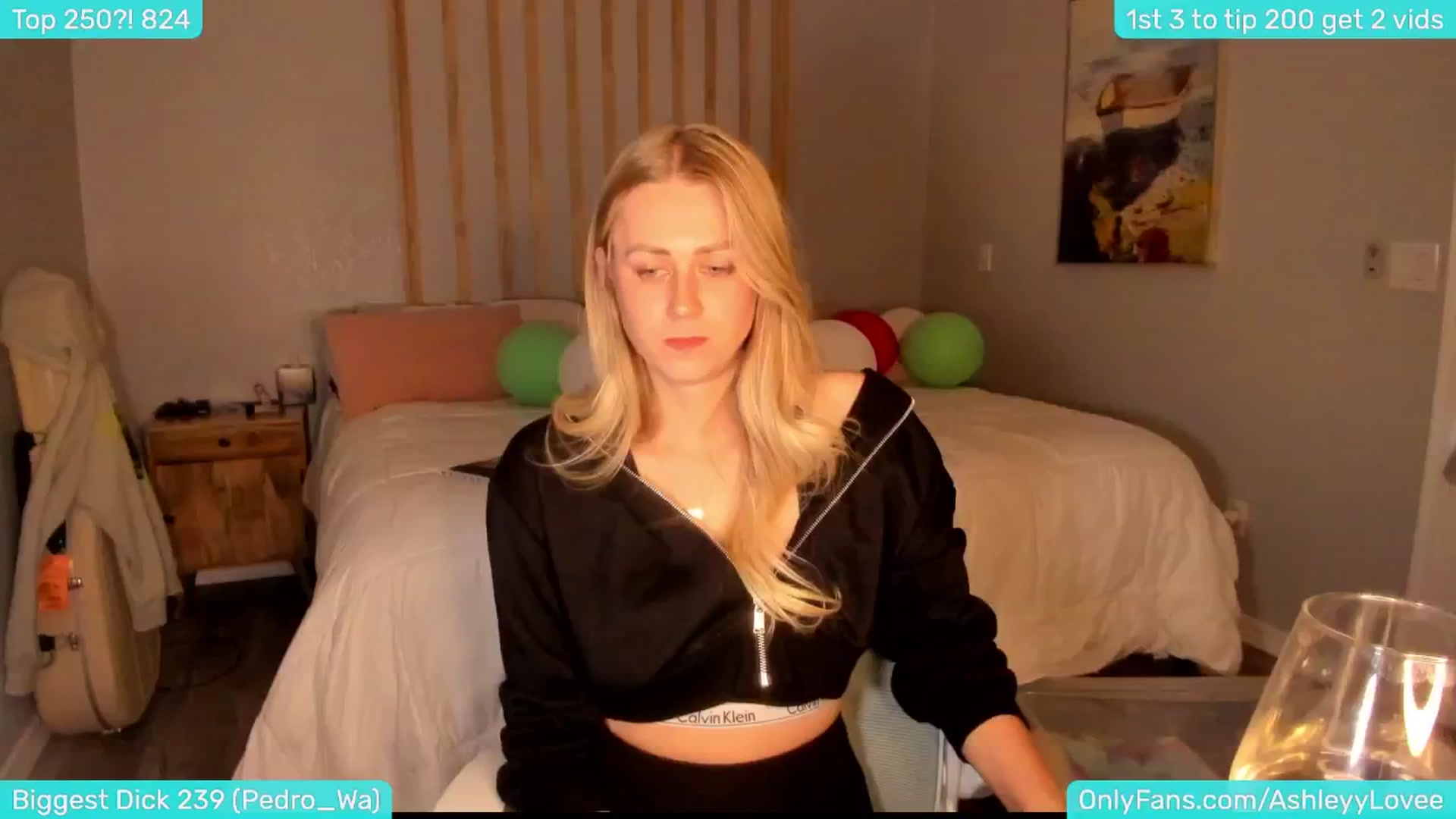 Gallery image thumbnail from AshleyyLovee's myfreecams stream on, 12/10/2024, 02:51 image 17 of 20