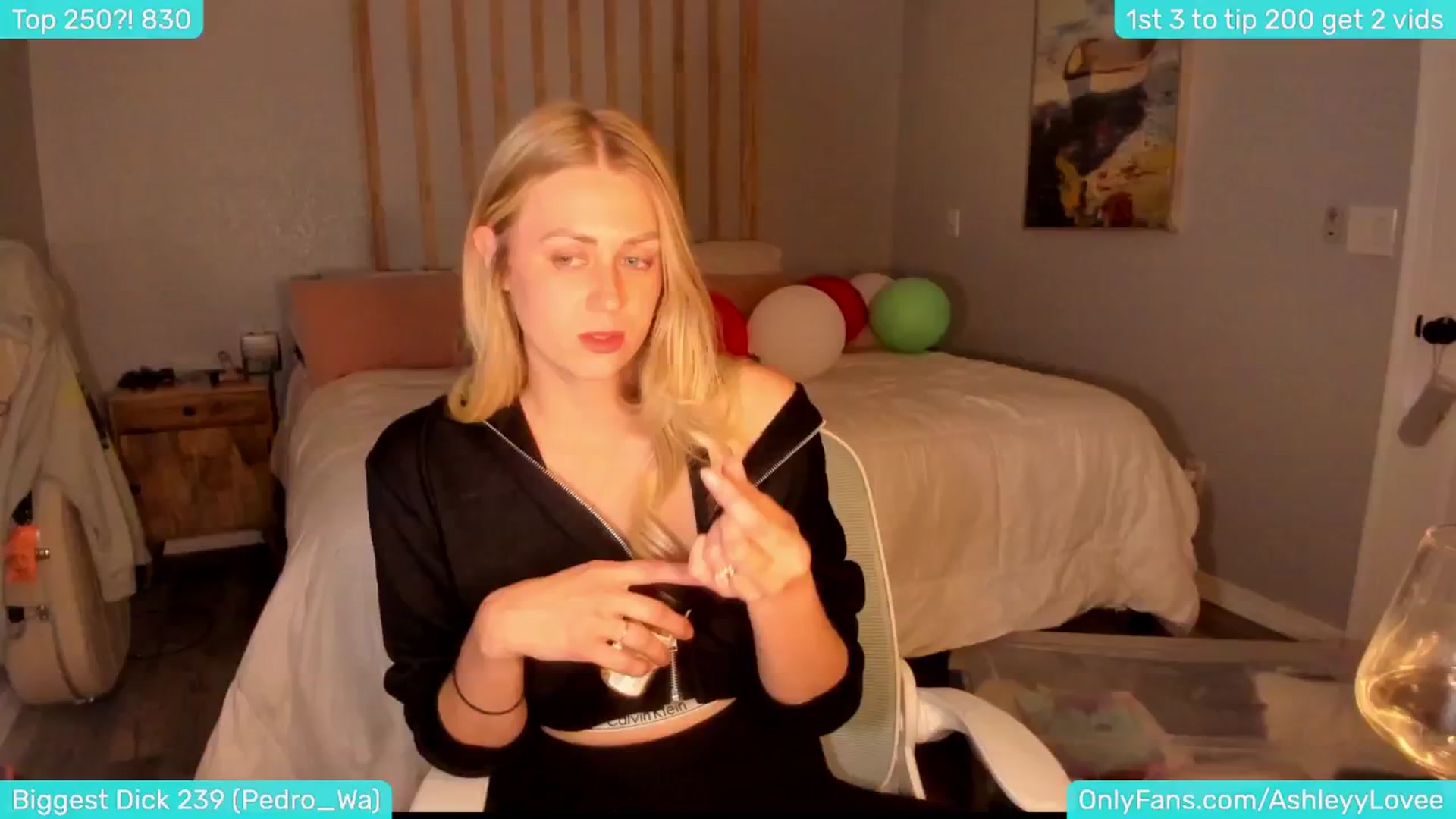Gallery image thumbnail from AshleyyLovee's myfreecams stream on, 12/10/2024, 02:51 image 15 of 20