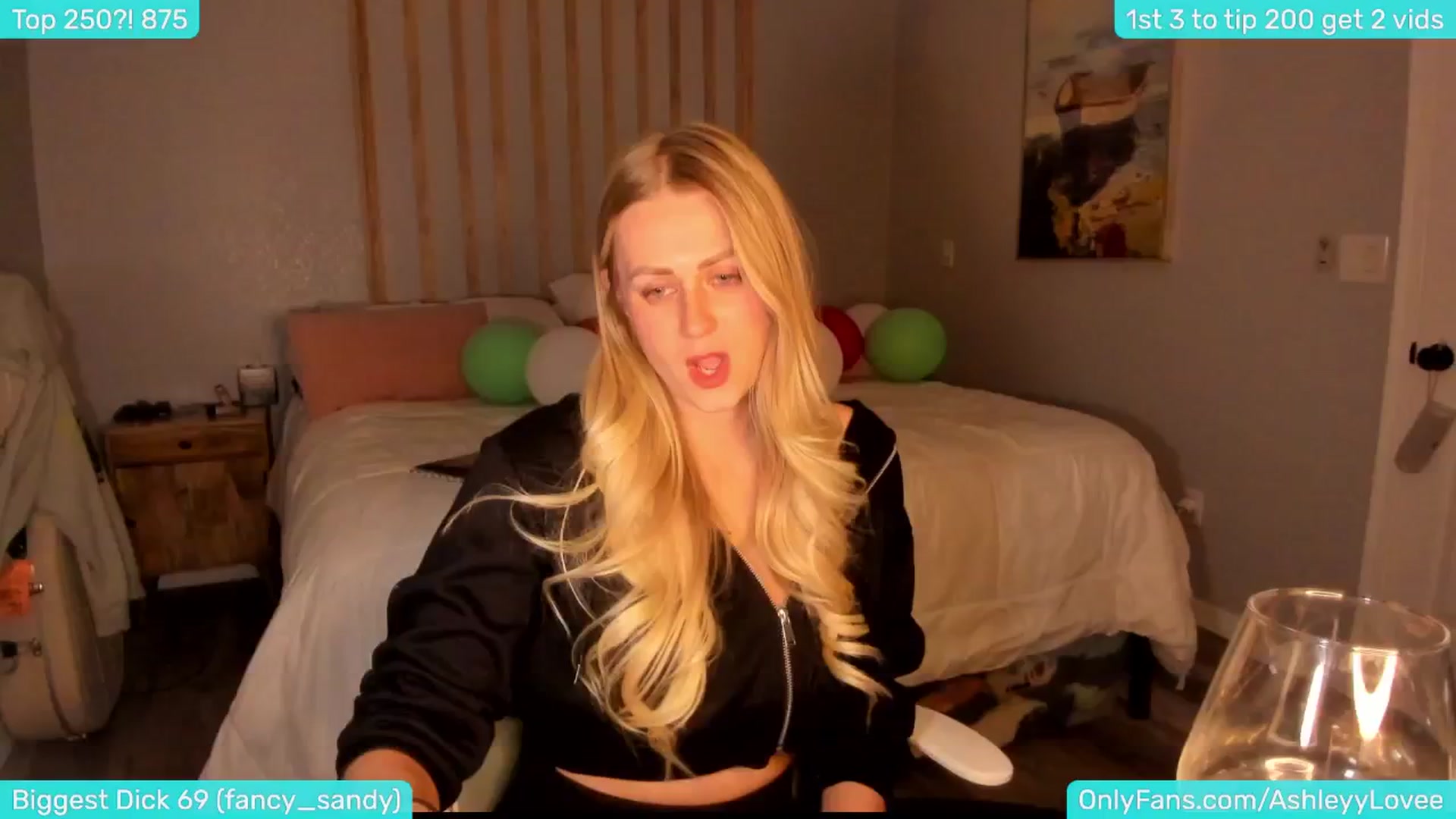 Gallery image thumbnail from AshleyyLovee's myfreecams stream on, 12/10/2024, 02:51 image 10 of 20