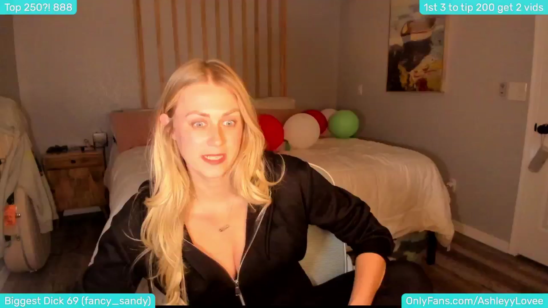 Gallery image thumbnail from AshleyyLovee's myfreecams stream on, 12/10/2024, 02:51 image 3 of 20
