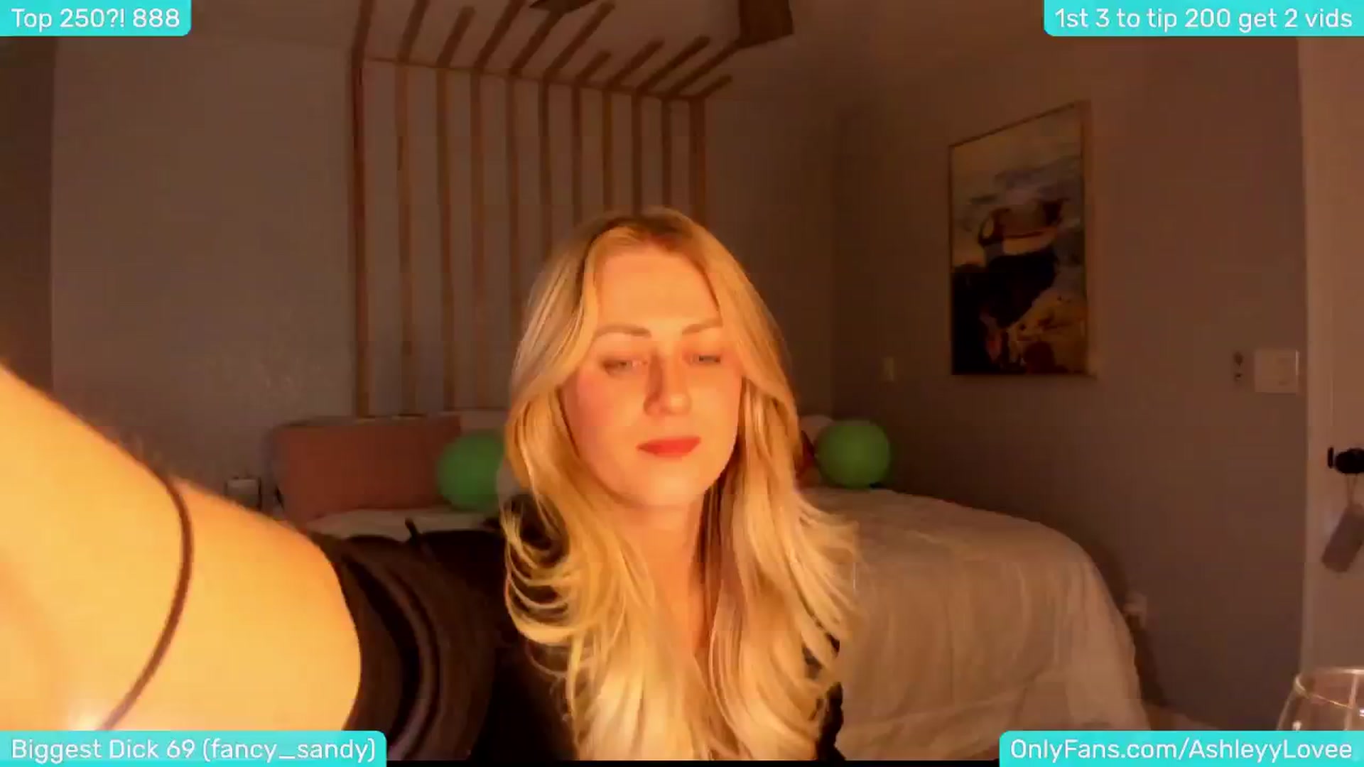 Gallery image thumbnail from AshleyyLovee's myfreecams stream on, 12/10/2024, 02:51 image 4 of 20