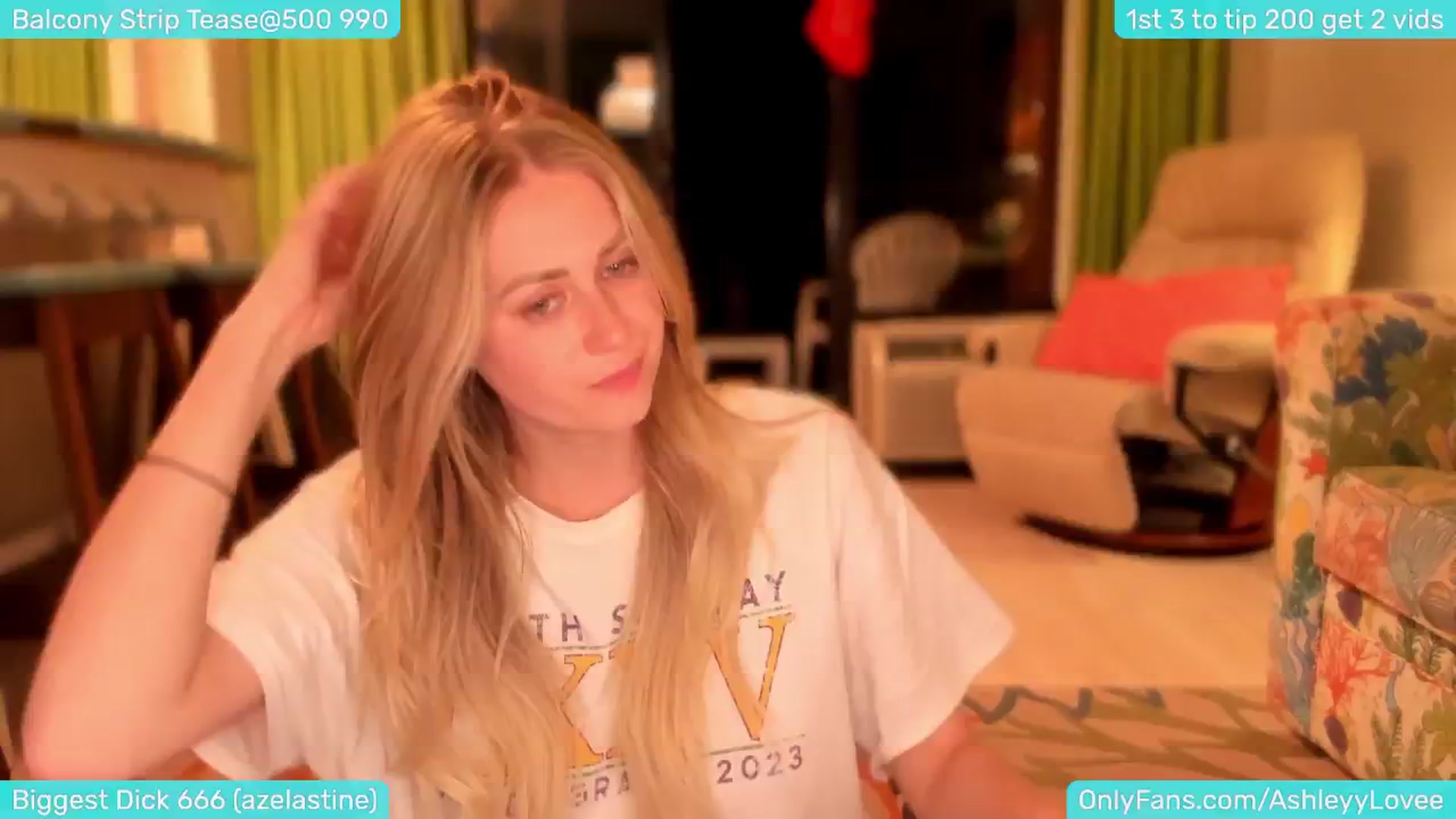 Gallery image thumbnail from AshleyyLovee's myfreecams stream on, 12/15/2024, 02:09 image 18 of 20