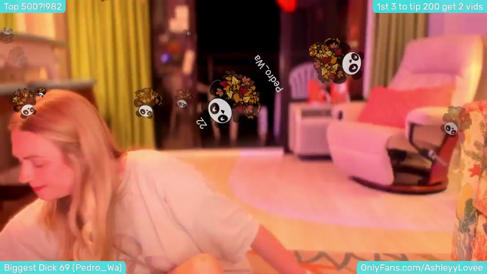 Gallery image thumbnail from AshleyyLovee's myfreecams stream on, 12/17/2024, 05:03 image 5 of 20