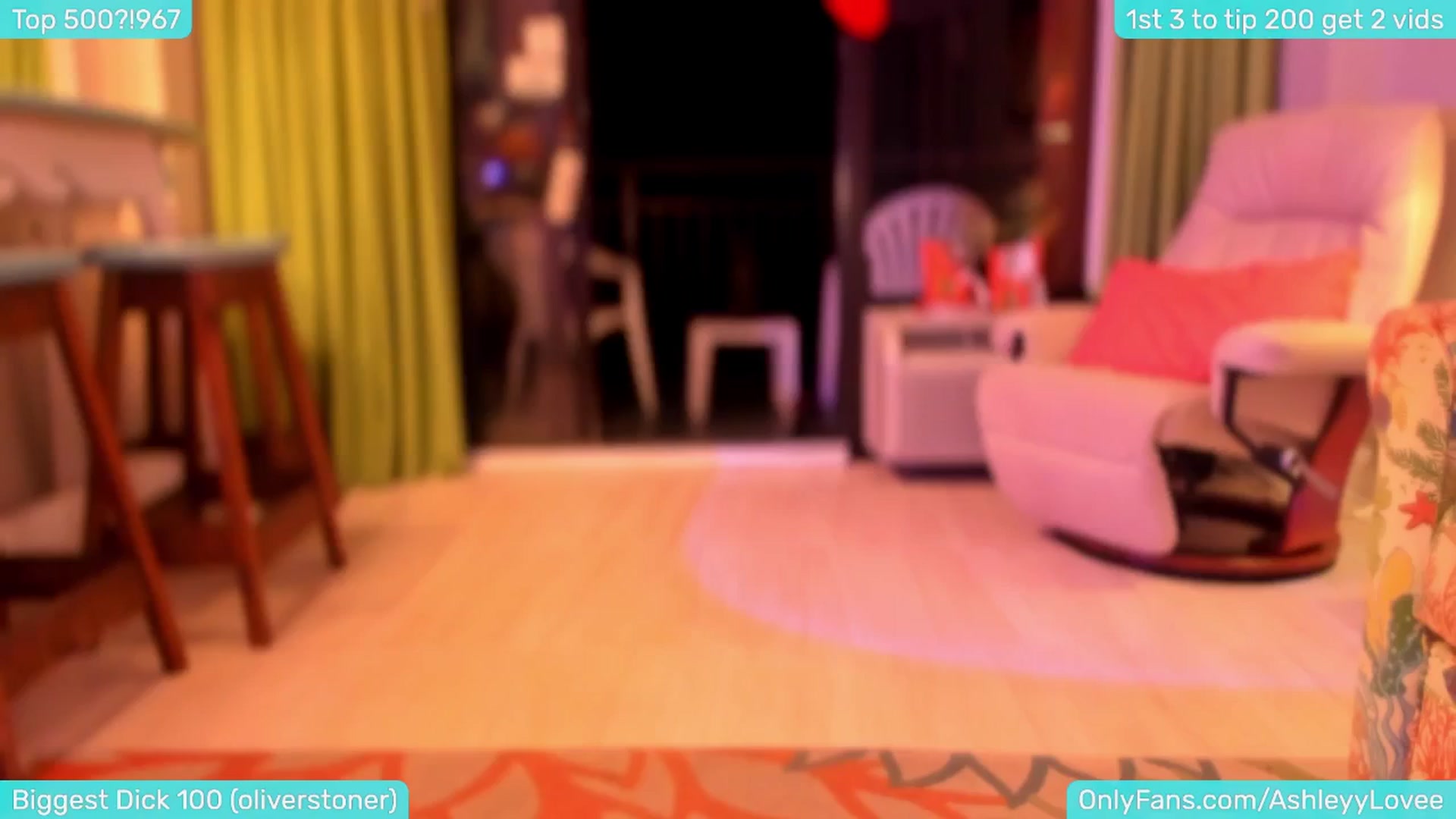 Gallery image thumbnail from AshleyyLovee's myfreecams stream on, 12/17/2024, 05:03 image 11 of 20