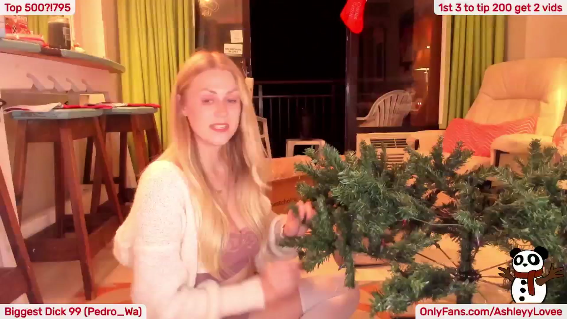 Gallery image thumbnail from AshleyyLovee's myfreecams stream on, 12/18/2024, 24:24 image 7 of 20
