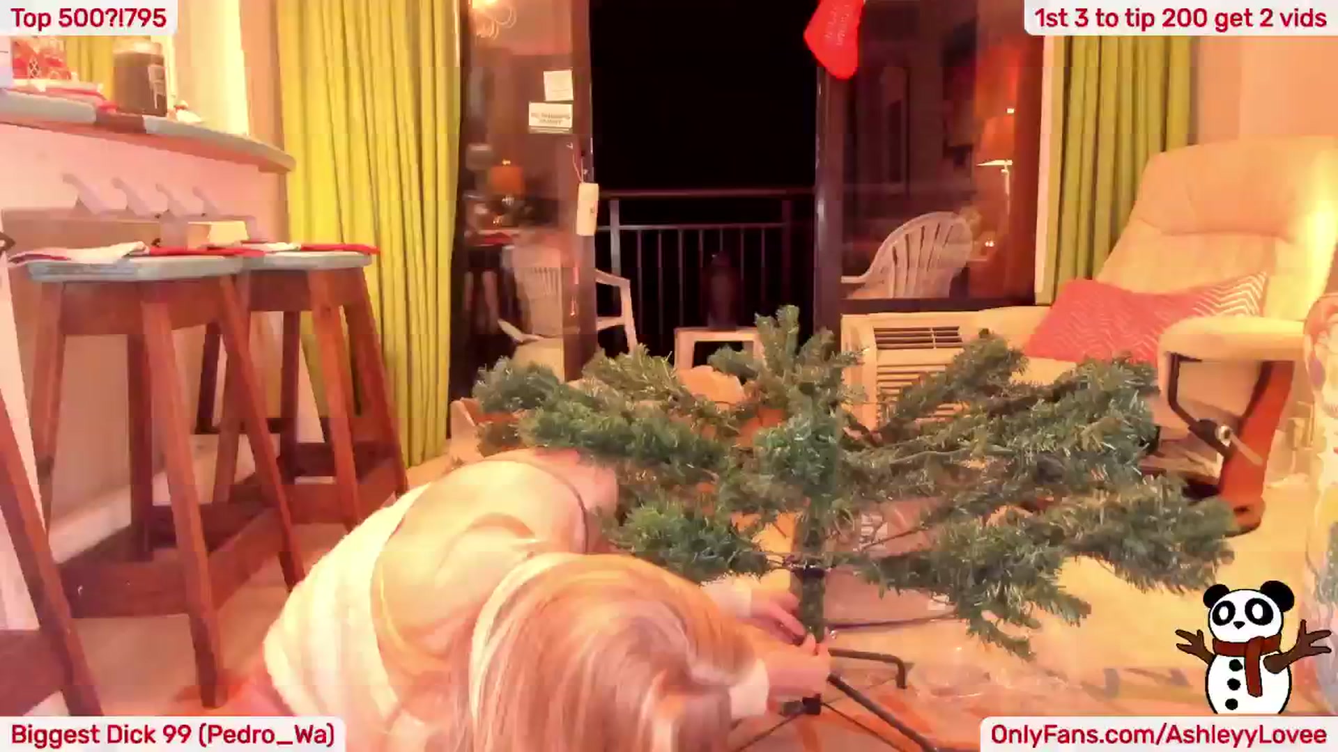 Gallery image thumbnail from AshleyyLovee's myfreecams stream on, 12/18/2024, 24:24 image 6 of 20