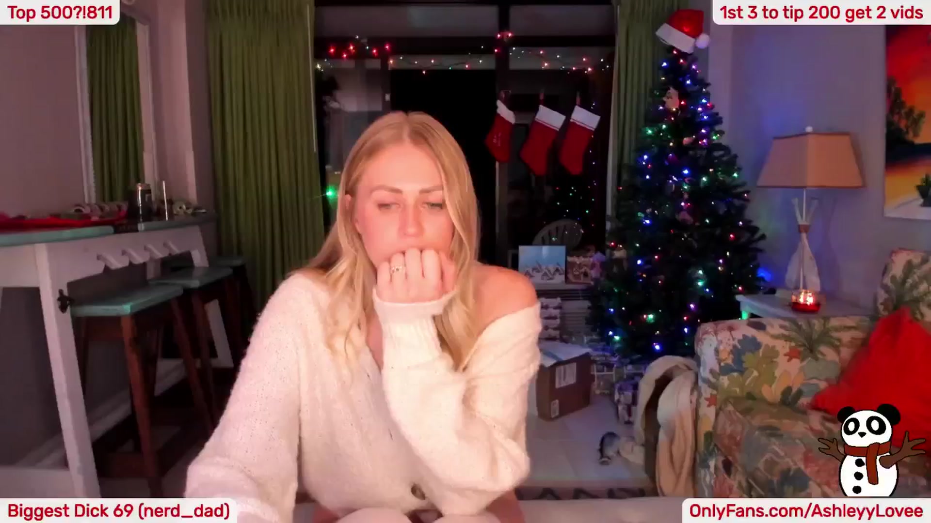Gallery image thumbnail from AshleyyLovee's myfreecams stream on, 12/20/2024, 01:22 image 11 of 20