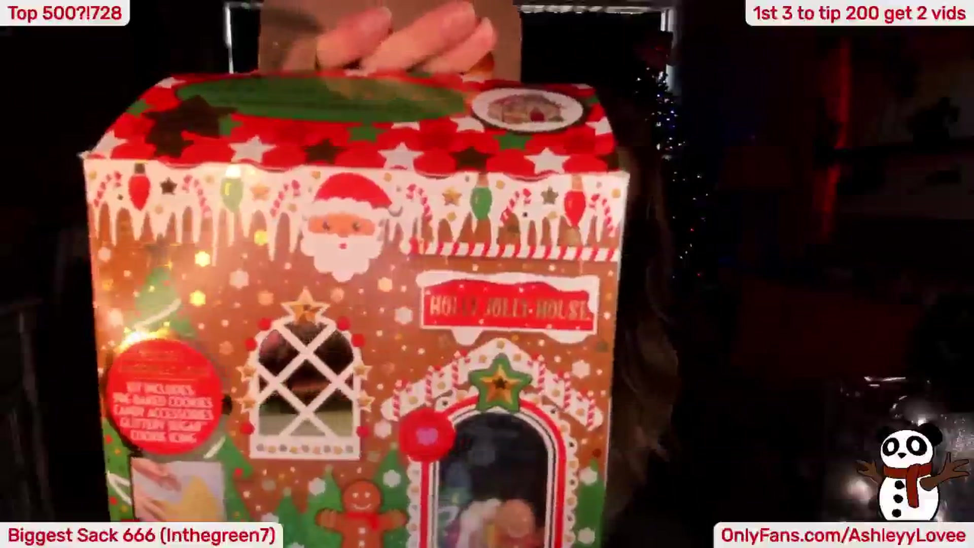Gallery image thumbnail from AshleyyLovee's myfreecams stream on, 12/20/2024, 20:49 image 17 of 20