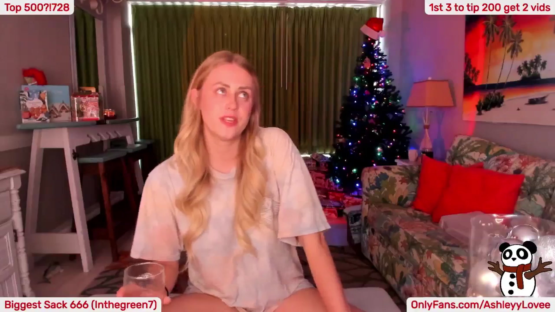 Gallery image thumbnail from AshleyyLovee's myfreecams stream on, 12/20/2024, 20:49 image 18 of 20