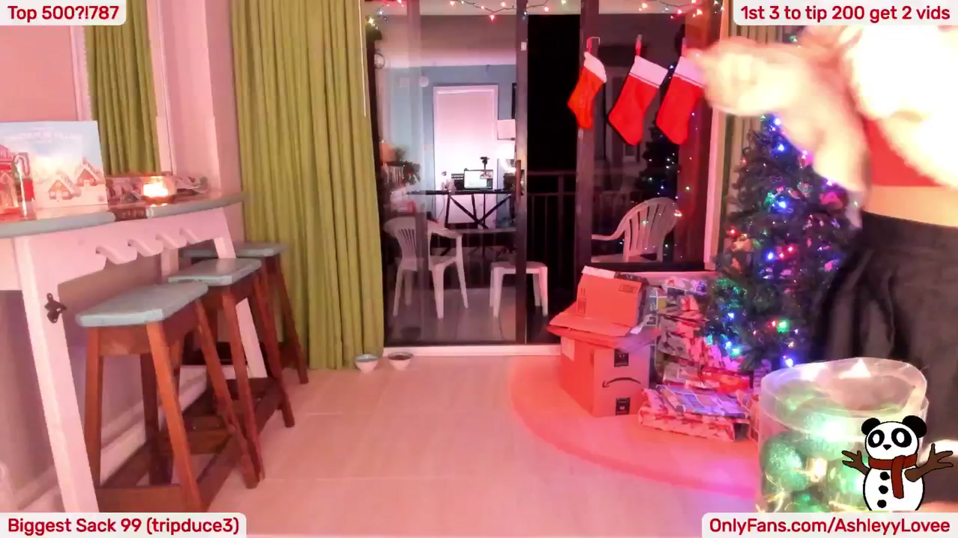 Gallery image thumbnail from AshleyyLovee's myfreecams stream on, 12/22/2024, 04:34 image 16 of 20