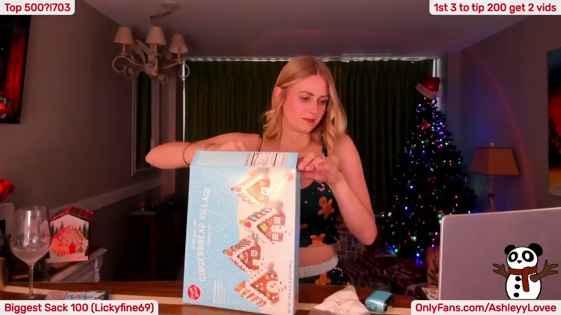 Gallery image thumbnail from AshleyyLovee's myfreecams stream on, 12/23/2024, 23:53 image 5 of 20