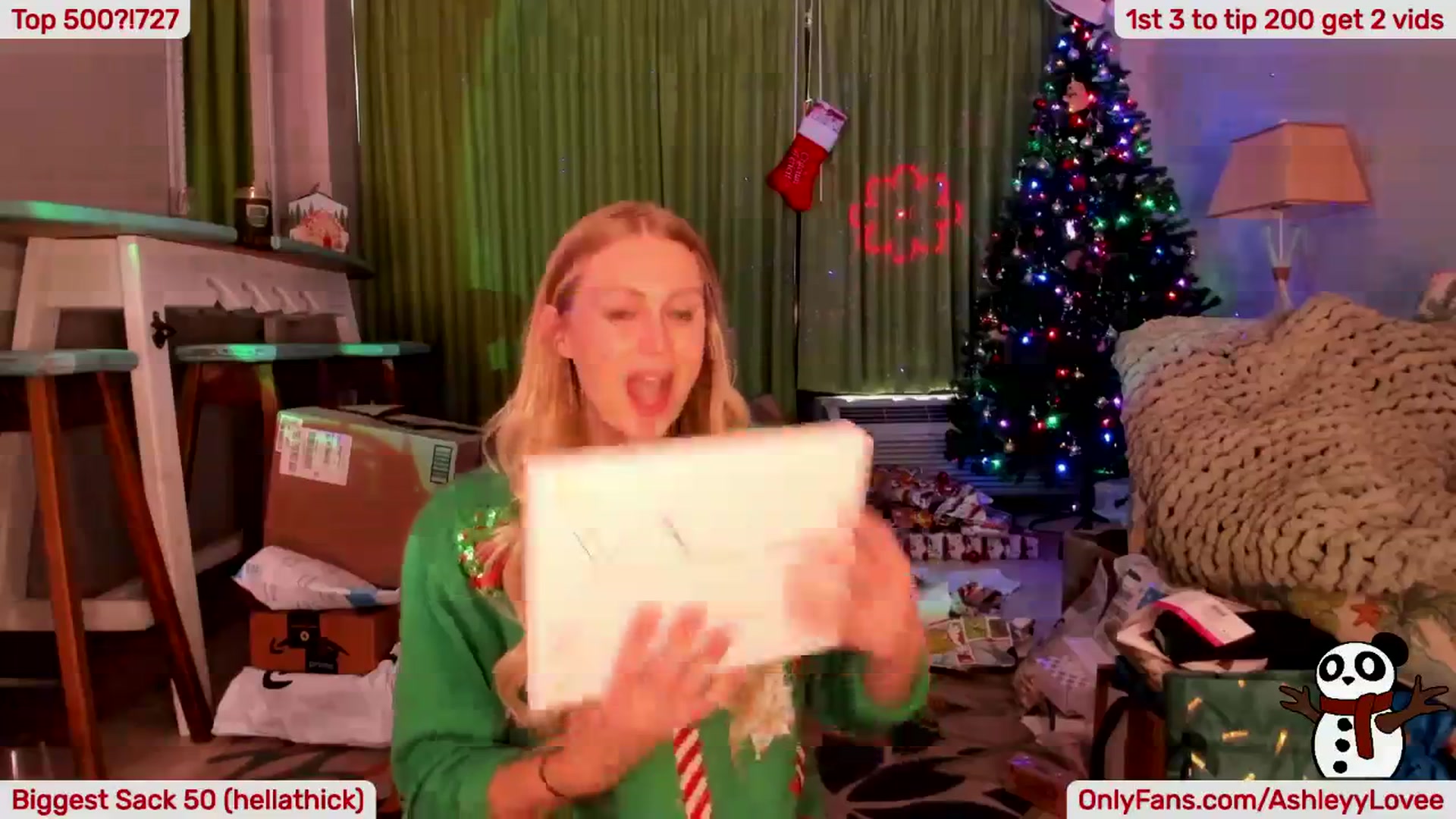 Gallery image thumbnail from AshleyyLovee's myfreecams stream on, 12/24/2024, 22:00 image 9 of 20