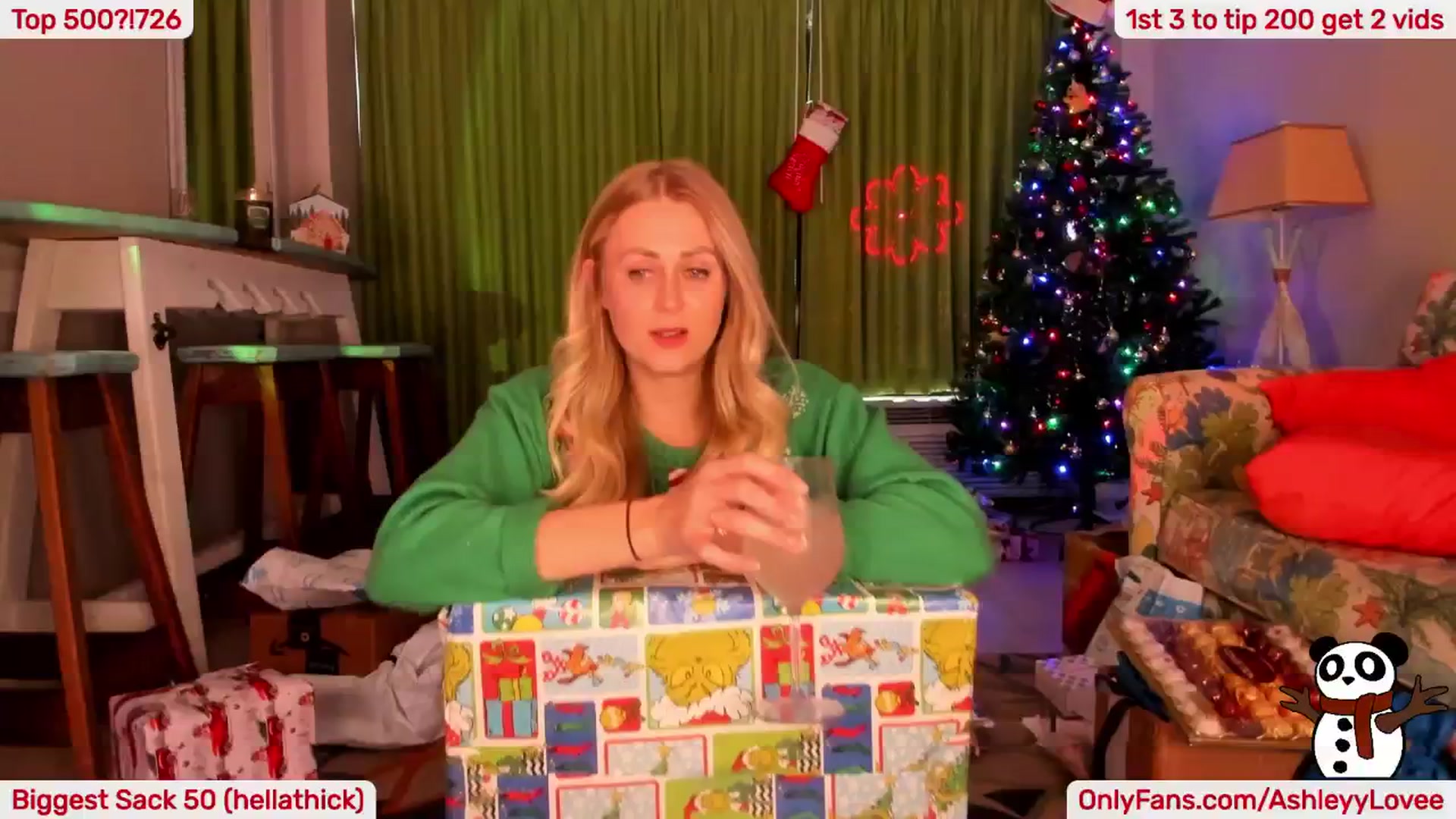 Gallery image thumbnail from AshleyyLovee's myfreecams stream on, 12/24/2024, 22:00 image 4 of 20