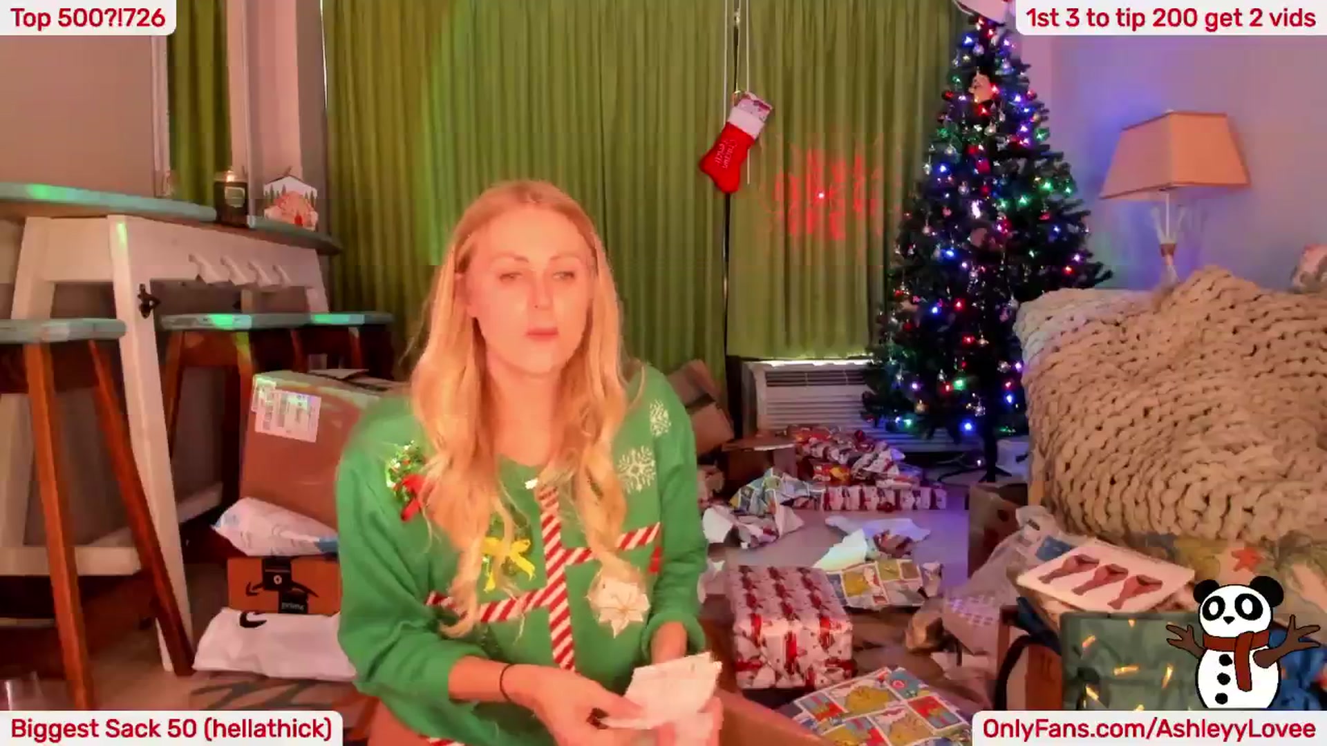 Gallery image thumbnail from AshleyyLovee's myfreecams stream on, 12/24/2024, 22:00 image 7 of 20