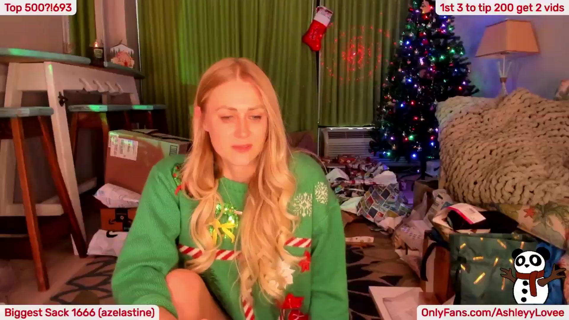 Gallery image thumbnail from AshleyyLovee's myfreecams stream on, 12/24/2024, 22:00 image 17 of 20