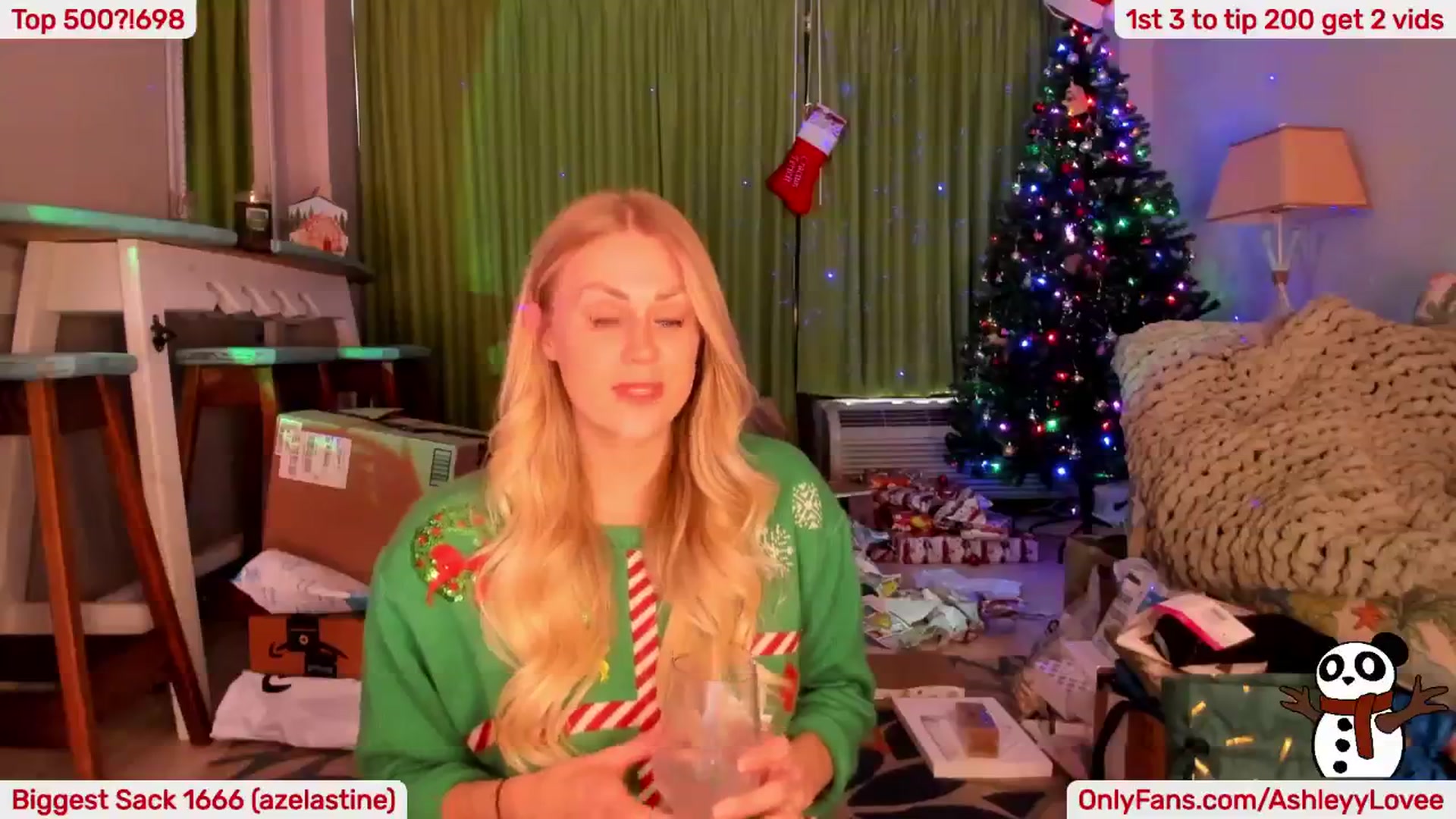 Gallery image thumbnail from AshleyyLovee's myfreecams stream on, 12/24/2024, 22:00 image 11 of 20