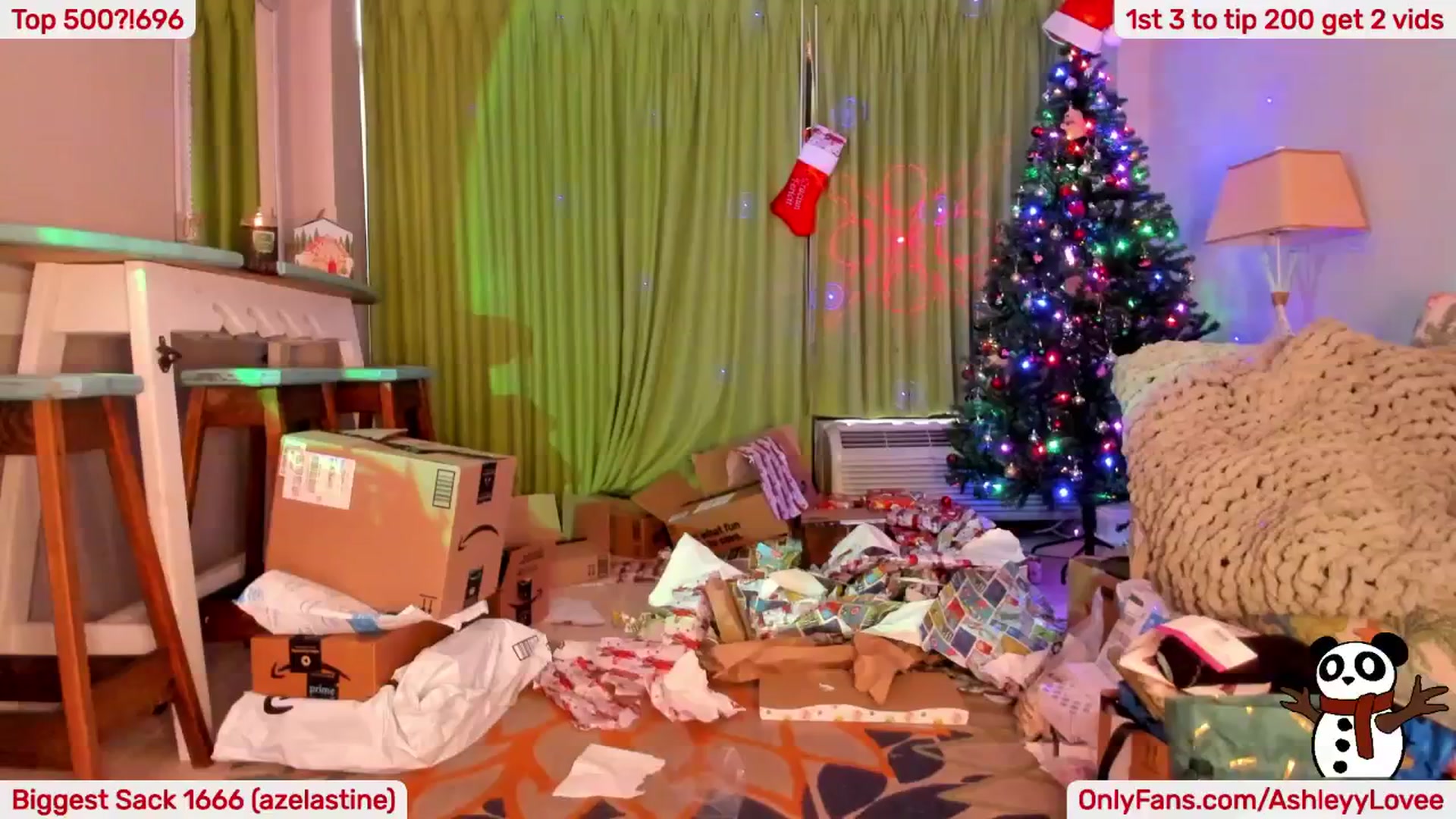 Gallery image thumbnail from AshleyyLovee's myfreecams stream on, 12/24/2024, 22:00 image 16 of 20