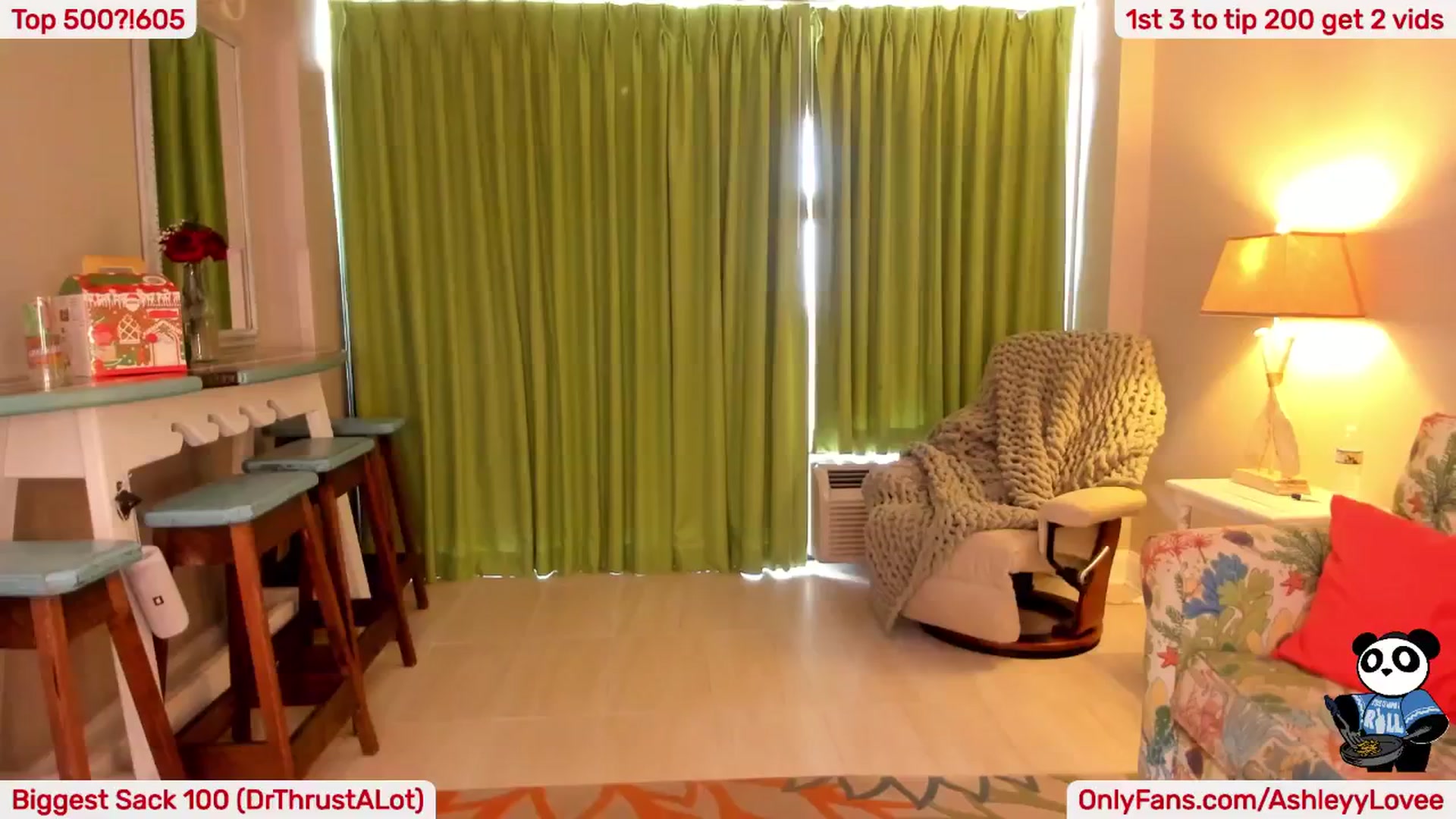 Gallery image thumbnail from AshleyyLovee's myfreecams stream on, 12/31/2024, 20:55 image 3 of 20
