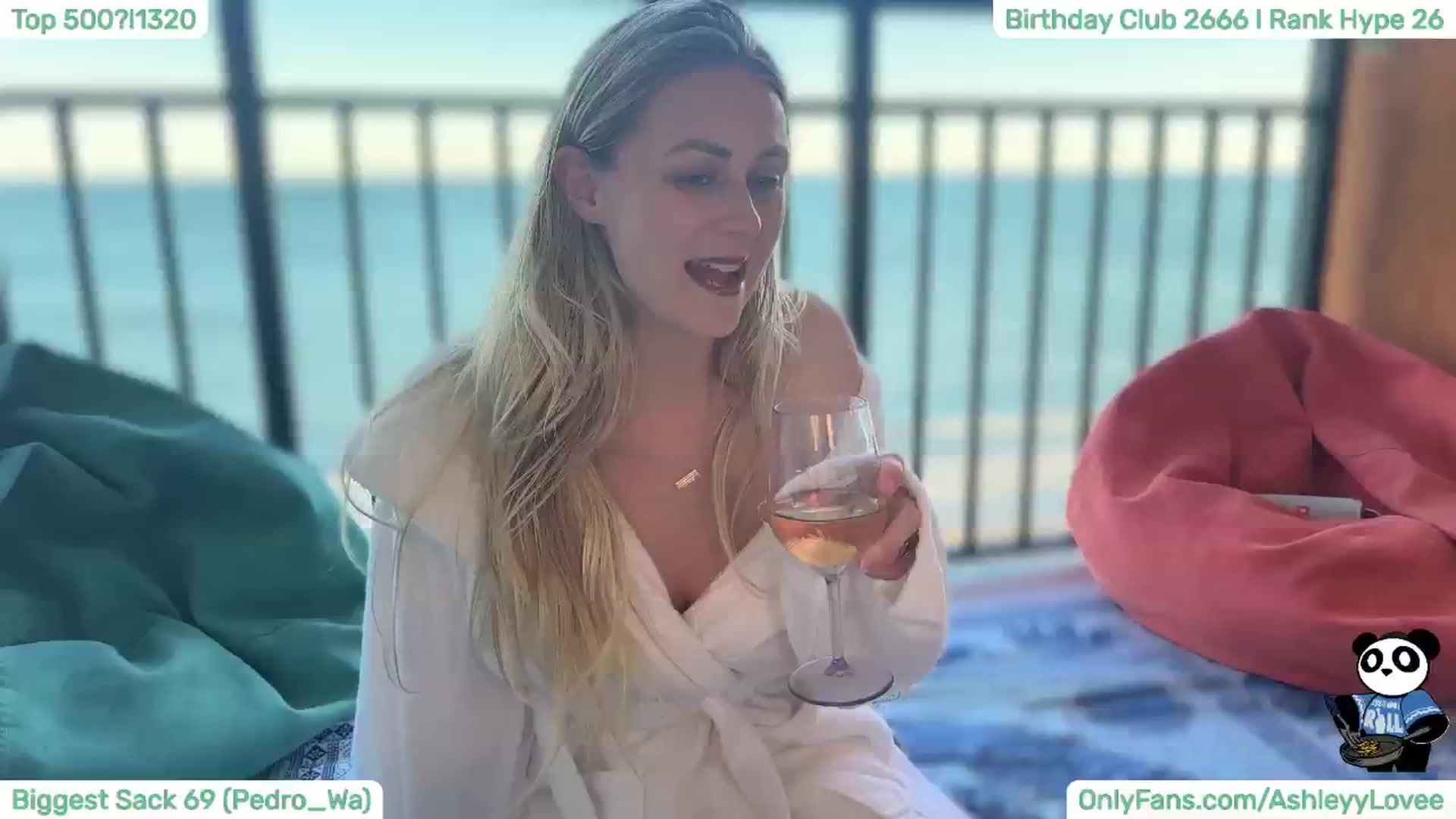 Gallery image thumbnail from AshleyyLovee's myfreecams stream on, 01/01/2025, 23:11 image 6 of 20
