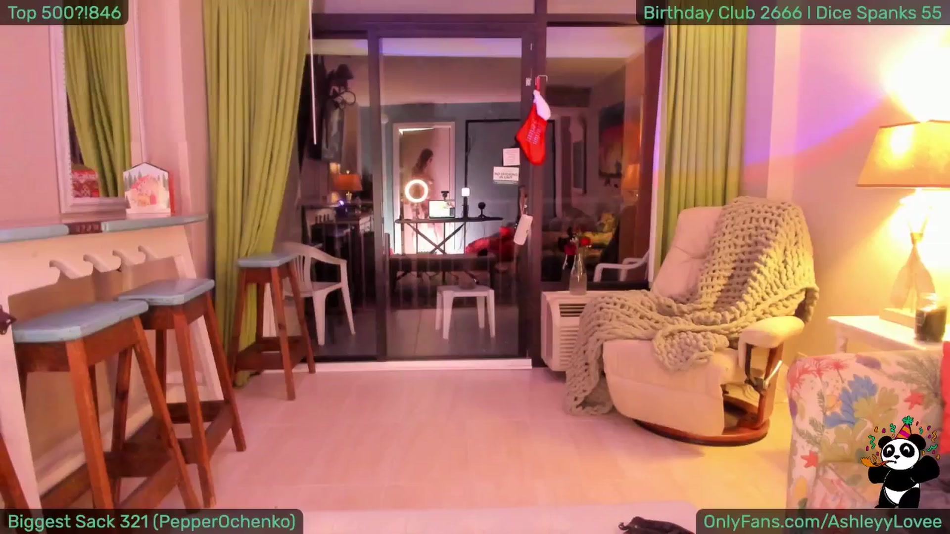 Gallery image thumbnail from AshleyyLovee's myfreecams stream on, 01/04/2025, 01:19 image 10 of 20