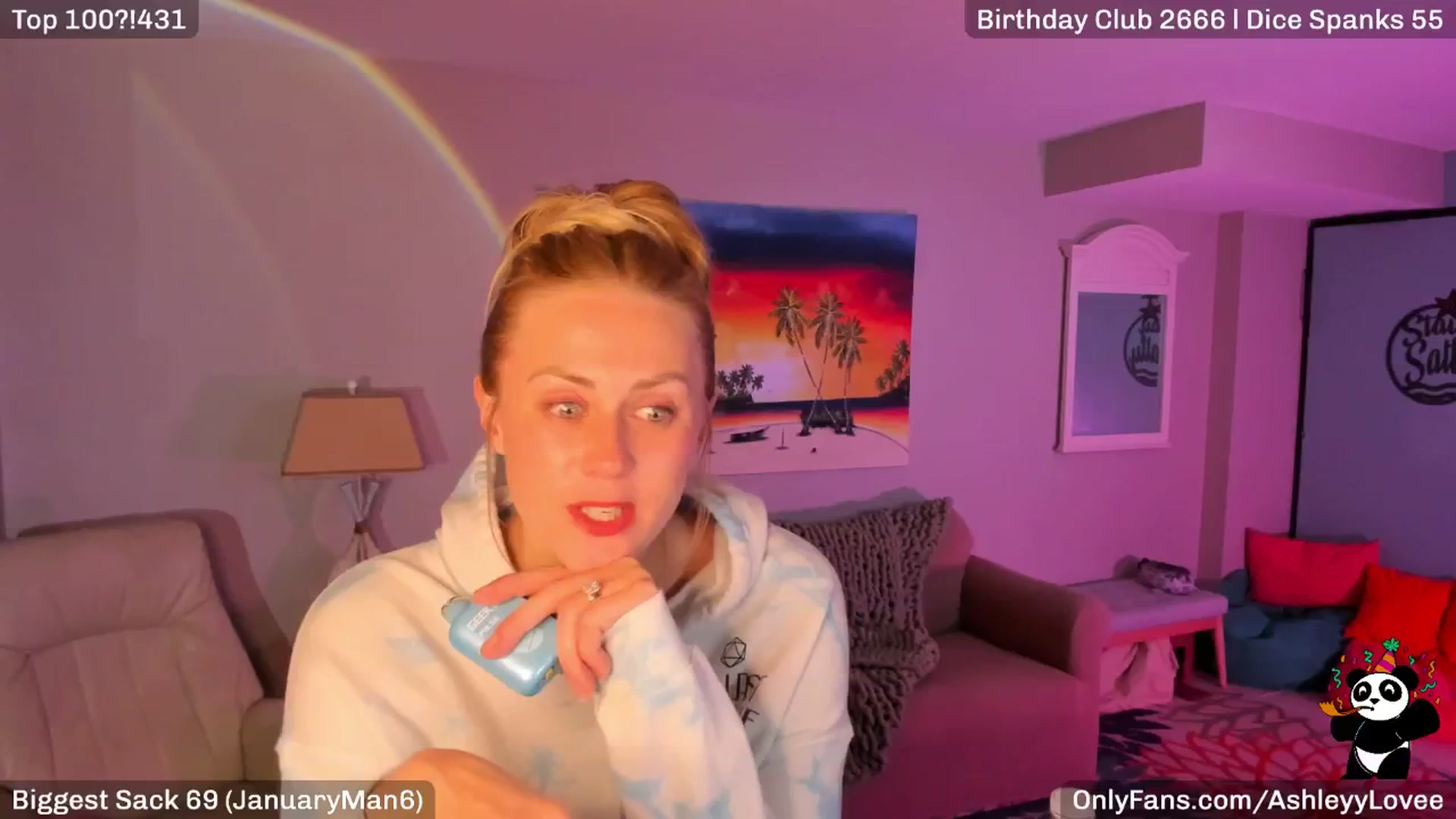 Gallery image thumbnail from AshleyyLovee's myfreecams stream on, 01/16/2025, 24:01 image 5 of 20