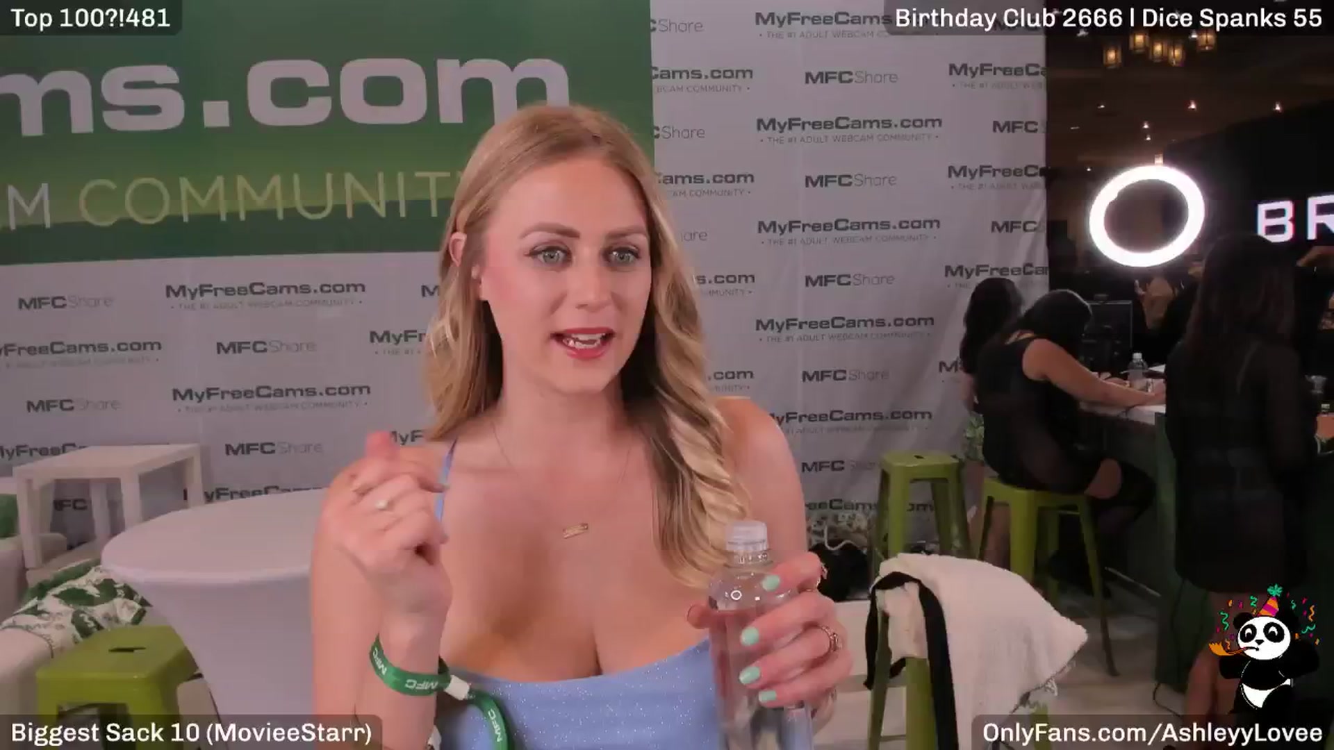 Gallery image thumbnail from AshleyyLovee's myfreecams stream on, 01/22/2025, 22:44 image 18 of 20