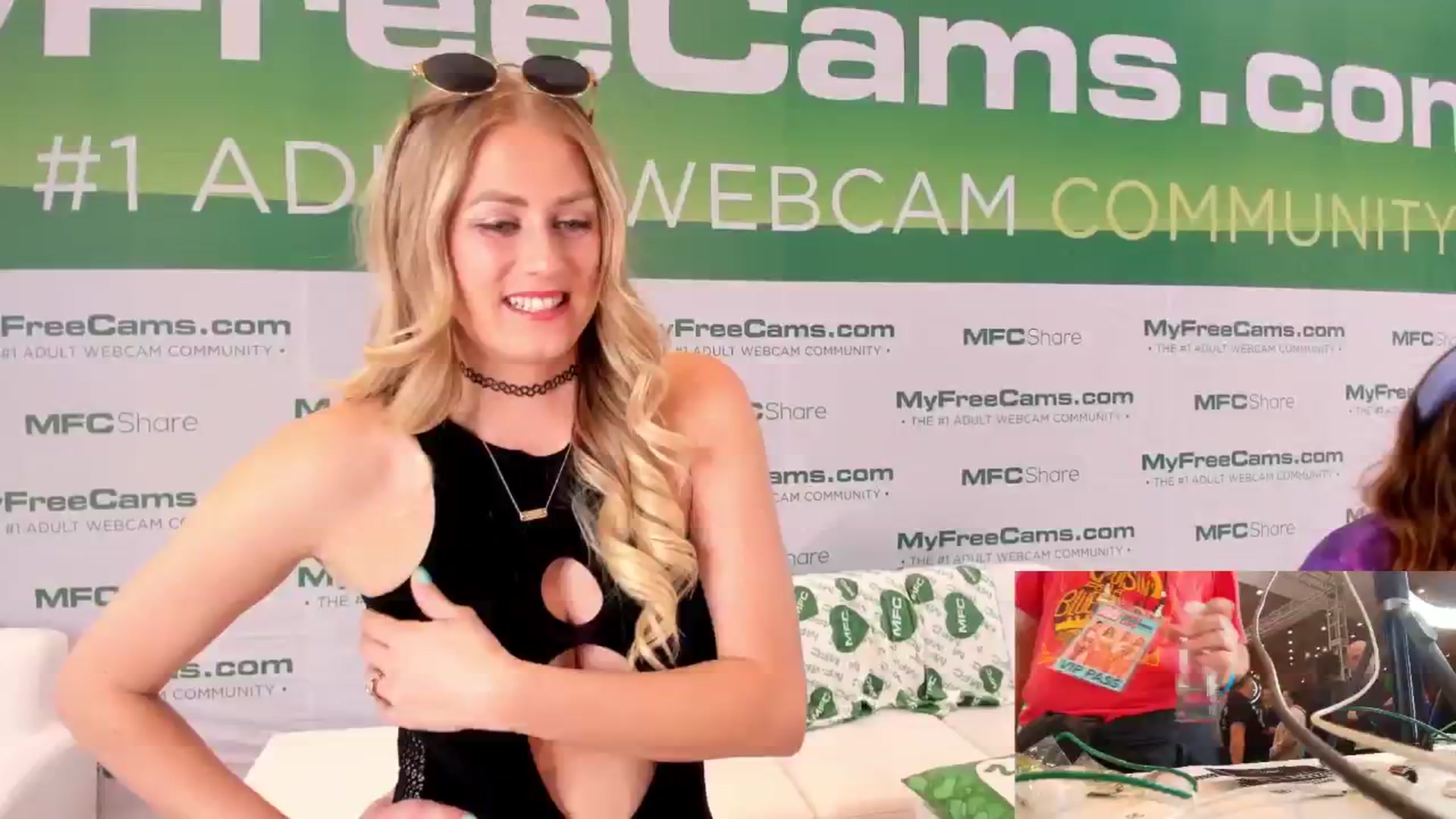 Gallery image thumbnail from AshleyyLovee's myfreecams stream on, 01/23/2025, 22:18 image 15 of 20