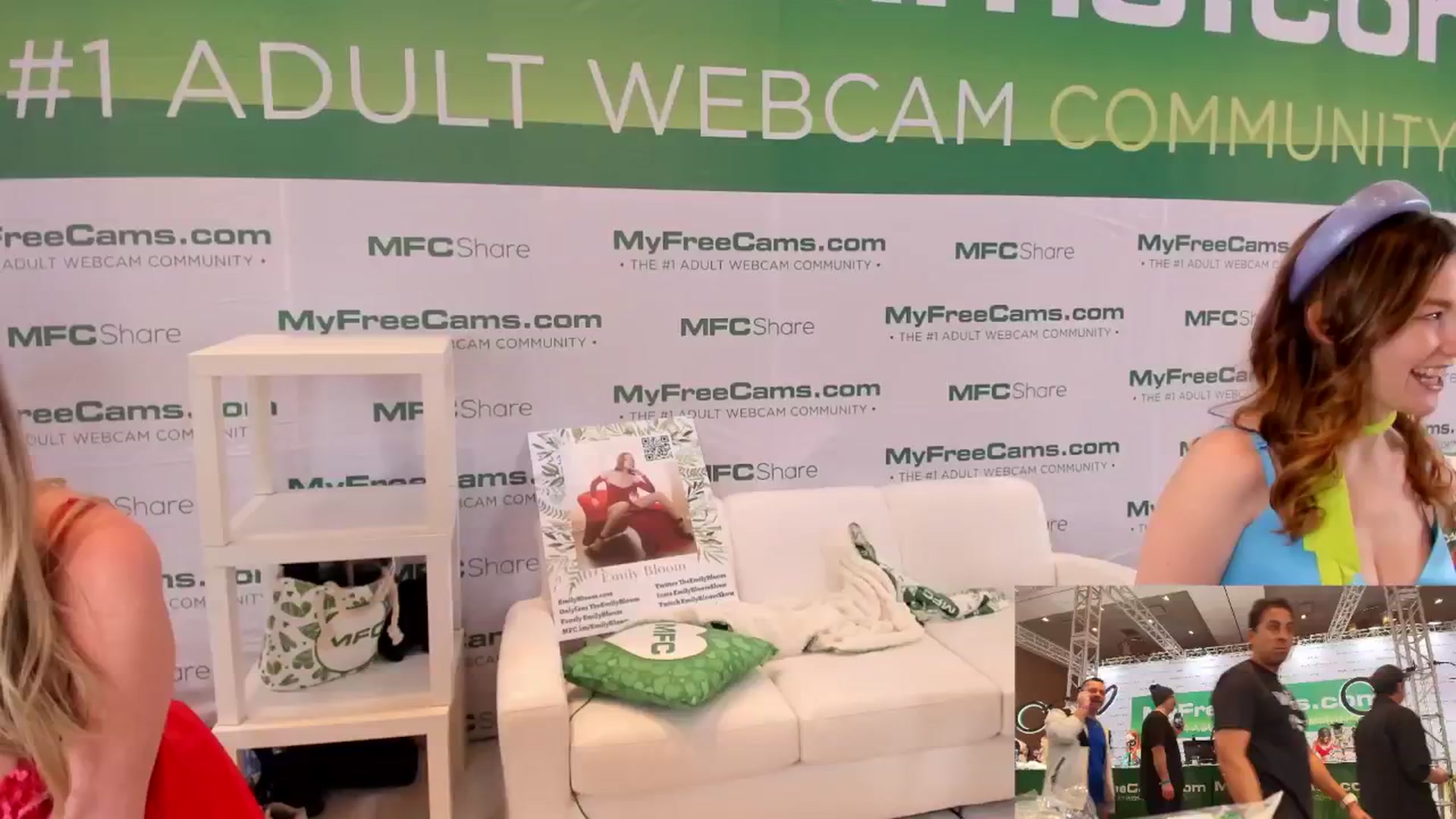 Gallery image thumbnail from AshleyyLovee's myfreecams stream on, 01/24/2025, 24:59 image 10 of 20