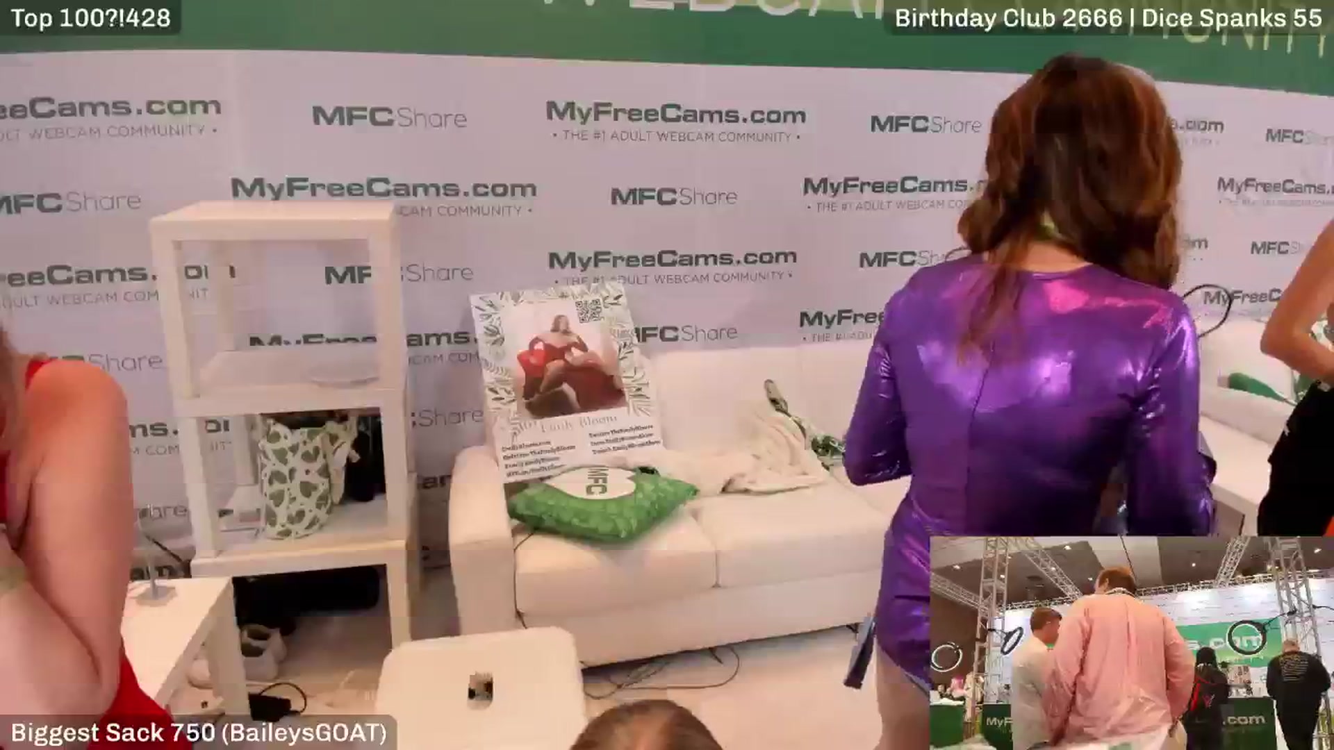 Gallery image thumbnail from AshleyyLovee's myfreecams stream on, 01/24/2025, 24:59 image 17 of 20
