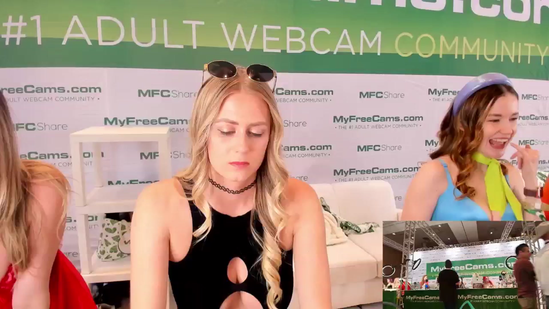 Gallery image thumbnail from AshleyyLovee's myfreecams stream on, 01/24/2025, 24:59 image 3 of 20