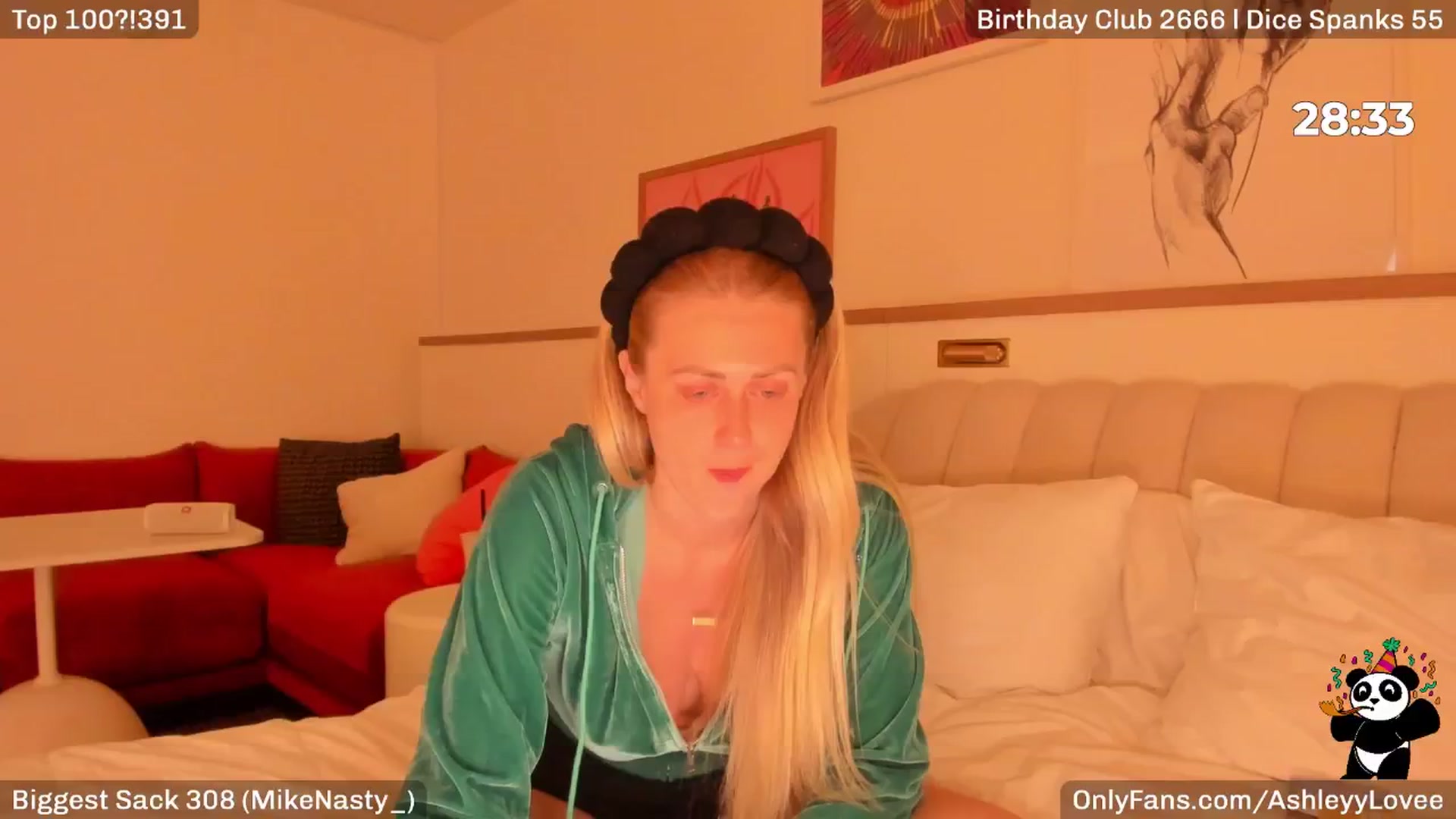 Gallery image thumbnail from AshleyyLovee's myfreecams stream on, 01/25/2025, 22:34 image 19 of 20