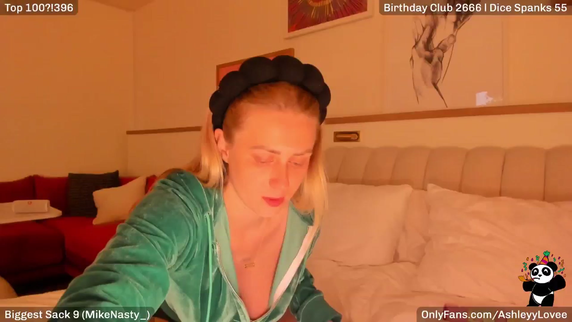 Gallery image thumbnail from AshleyyLovee's myfreecams stream on, 01/25/2025, 22:34 image 5 of 20