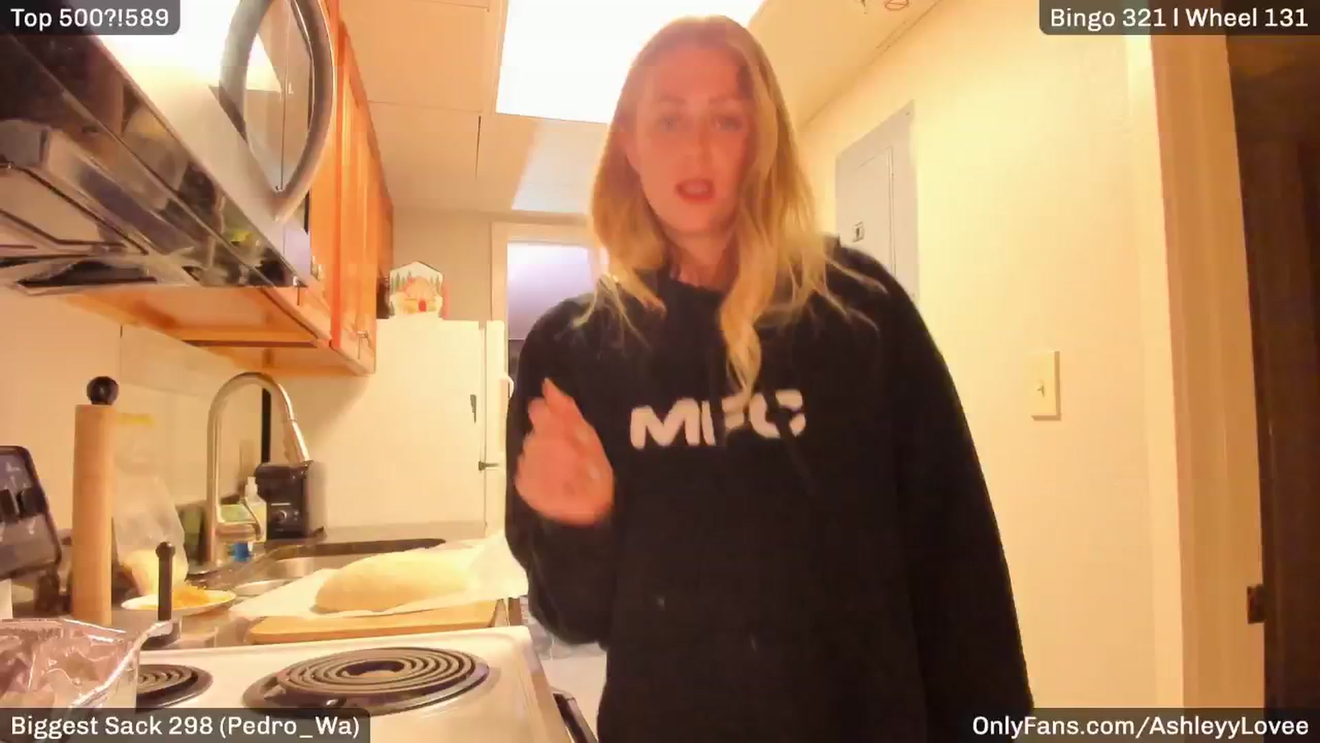 Gallery image thumbnail from AshleyyLovee's myfreecams stream on, 02/05/2025, 01:47 image 6 of 20