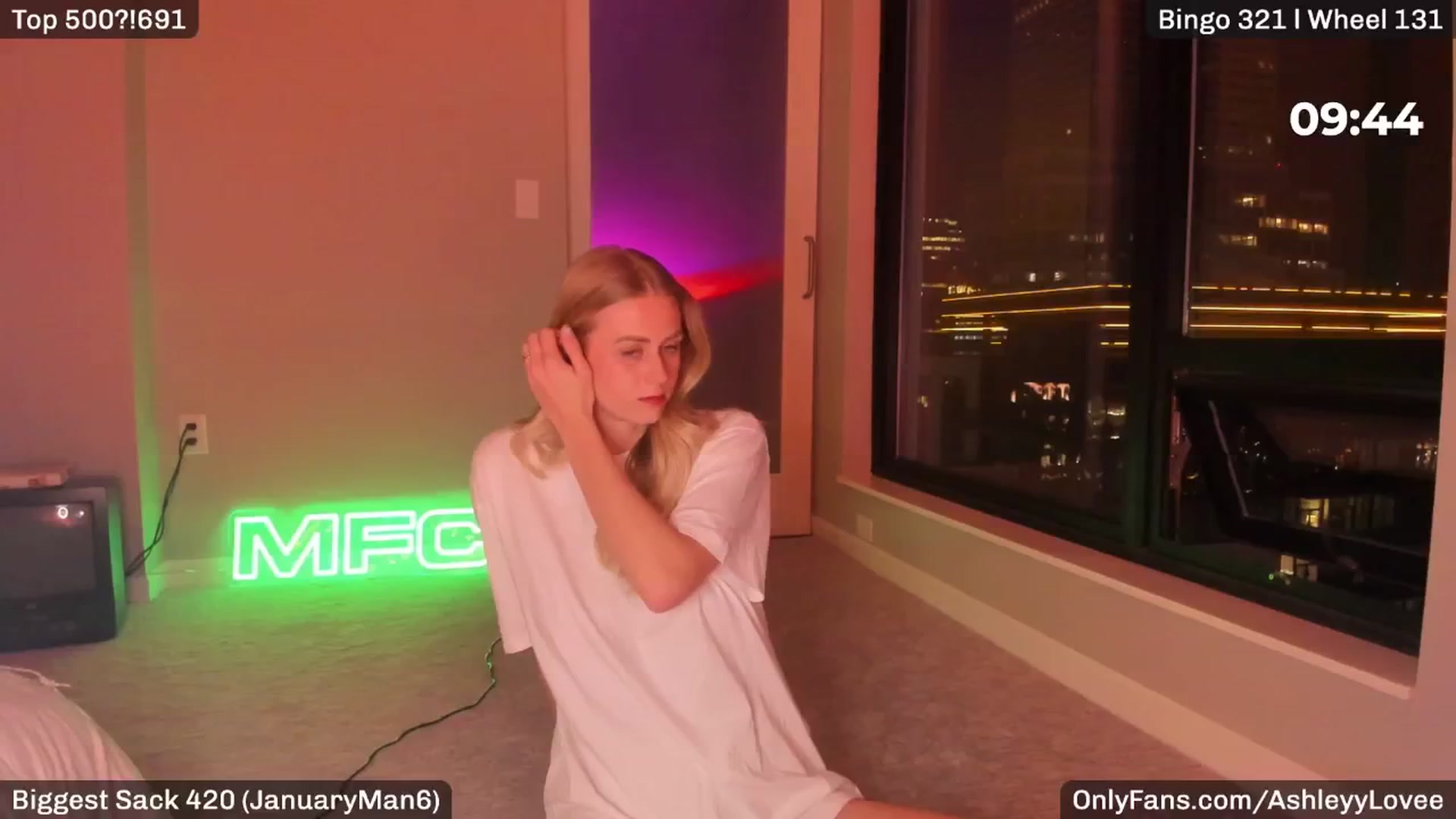 Gallery image thumbnail from AshleyyLovee's myfreecams stream on, 02/22/2025, 01:53 image 12 of 20