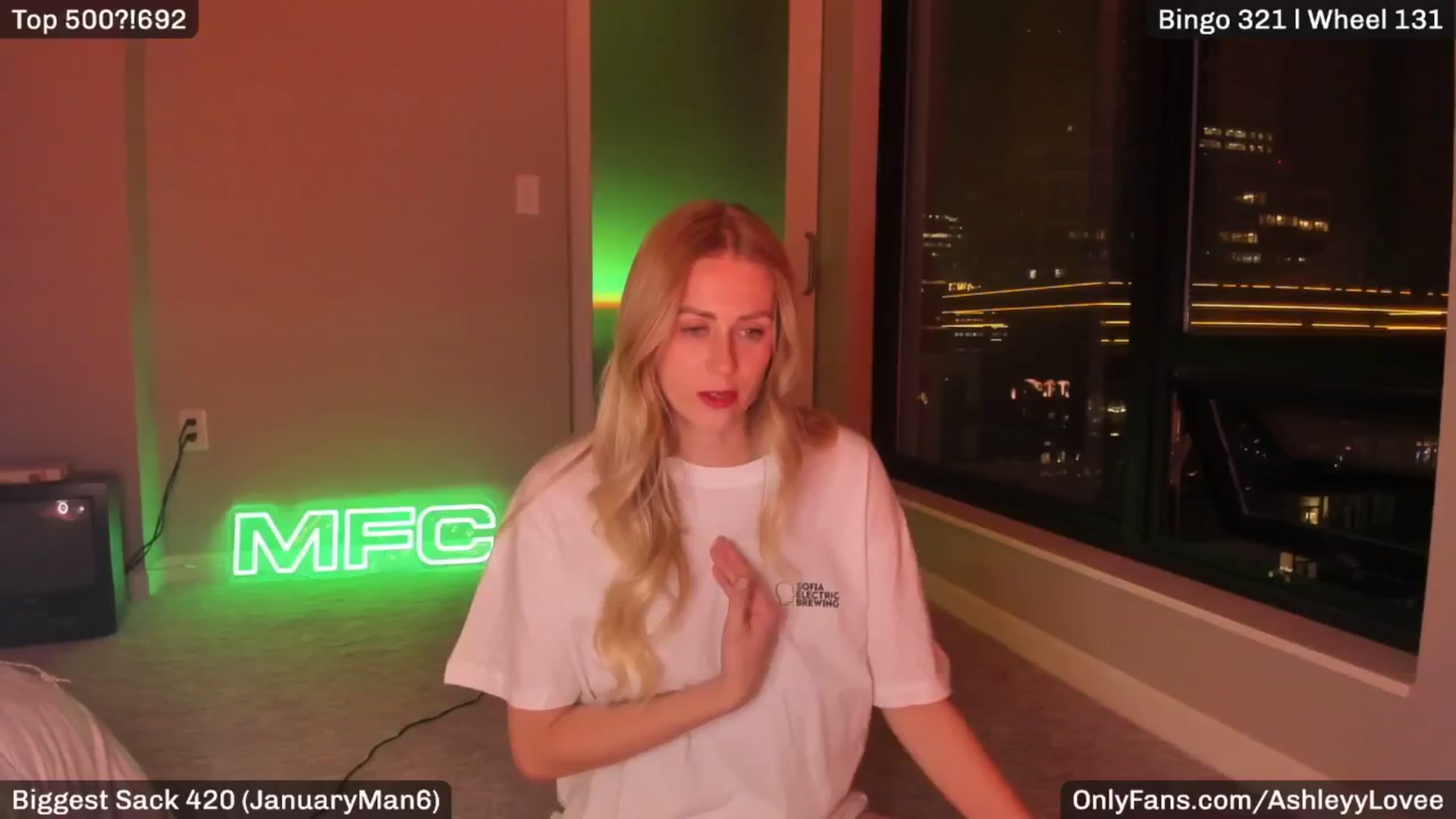 Gallery image thumbnail from AshleyyLovee's myfreecams stream on, 02/22/2025, 01:53 image 8 of 20