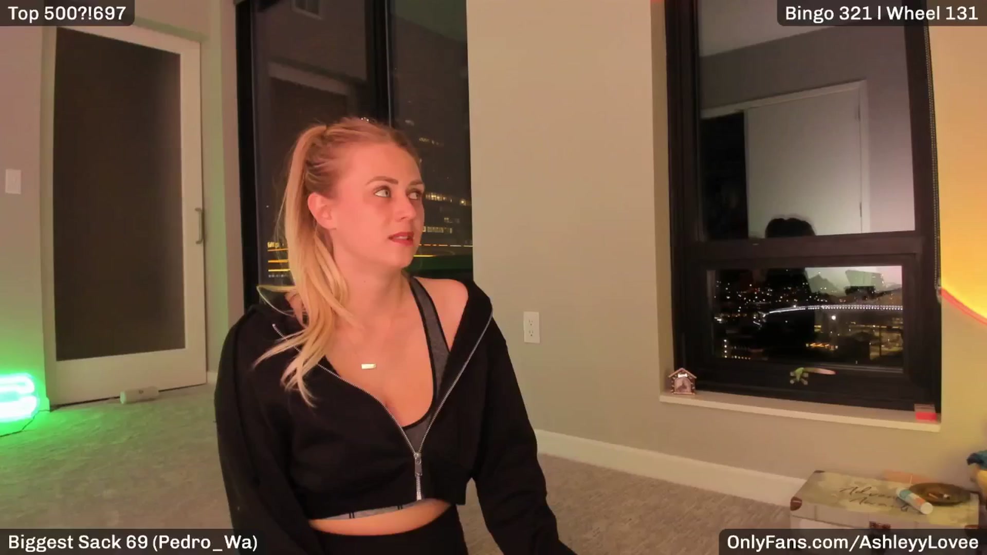 Gallery image thumbnail from AshleyyLovee's myfreecams stream on, 02/25/2025, 24:50 image 17 of 20