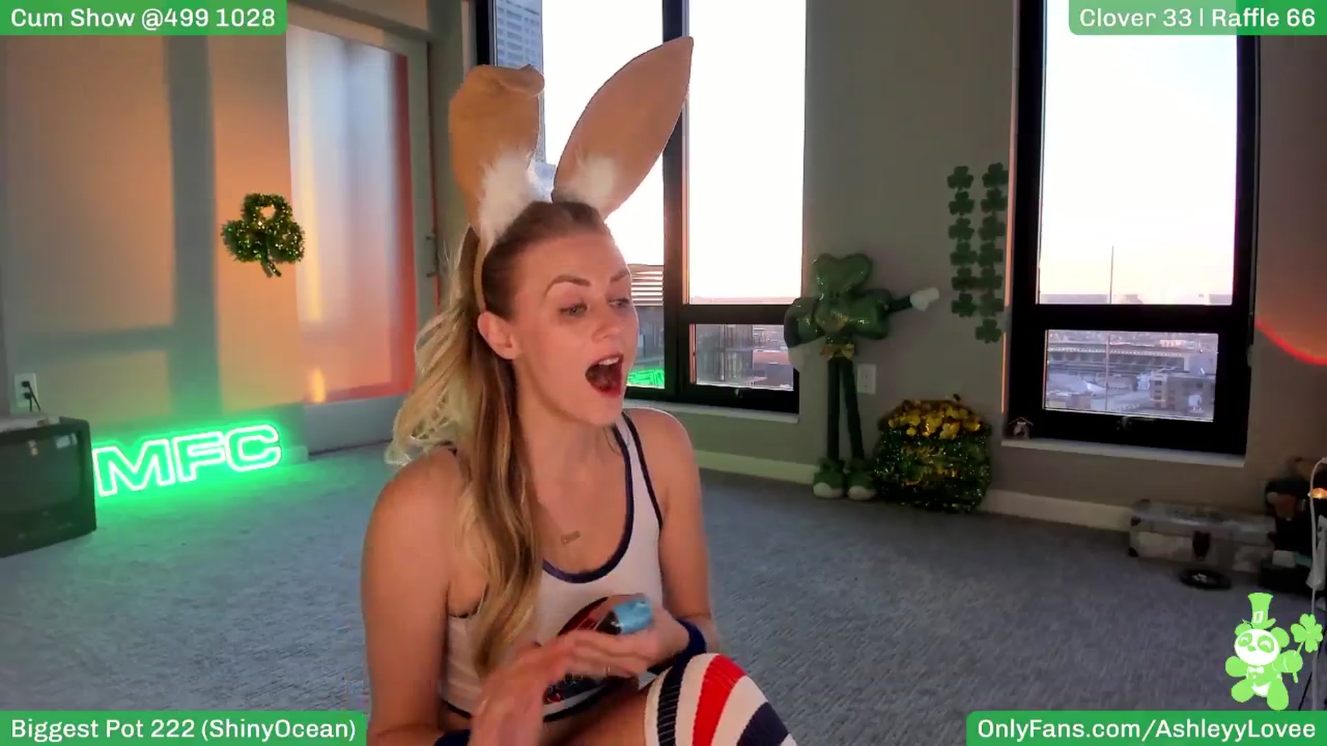 Gallery image thumbnail from AshleyyLovee's myfreecams stream on, 03/02/2025, 24:04 image 19 of 20