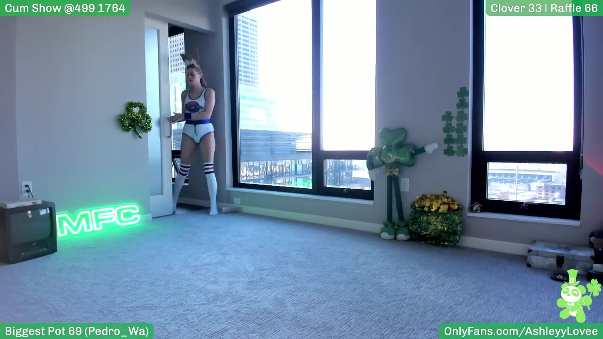 Gallery image thumbnail from AshleyyLovee's myfreecams stream on, 03/02/2025, 24:04 image 6 of 20