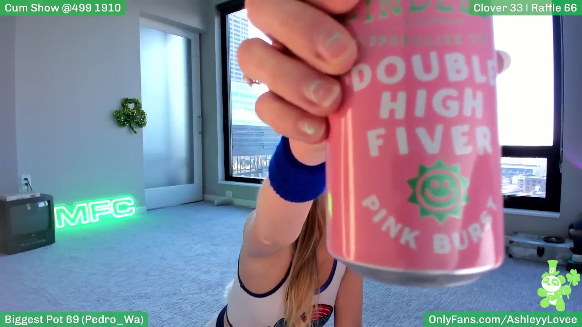 Gallery image thumbnail from AshleyyLovee's myfreecams stream on, 03/02/2025, 24:04 image 5 of 20