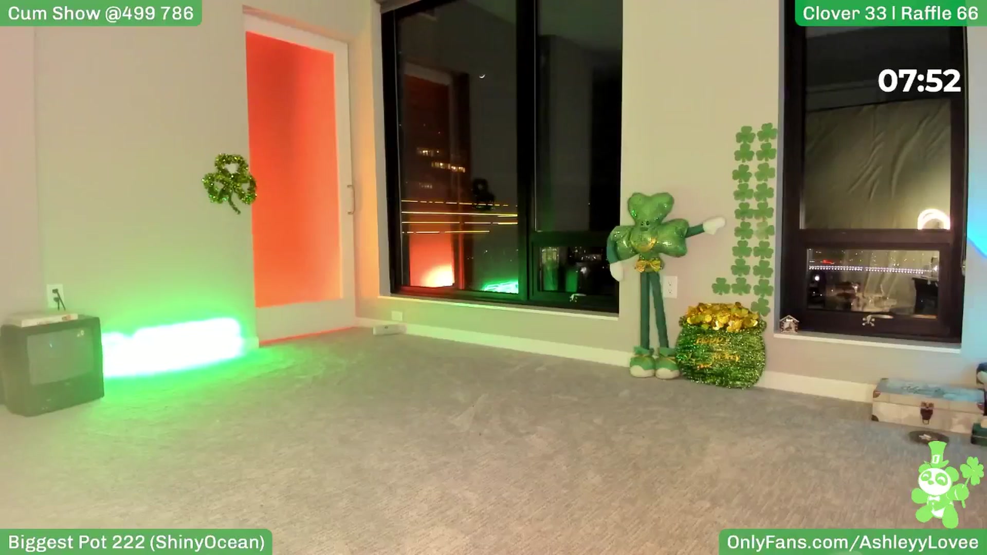 Gallery image thumbnail from AshleyyLovee's myfreecams stream on, 03/02/2025, 01:10 image 18 of 20