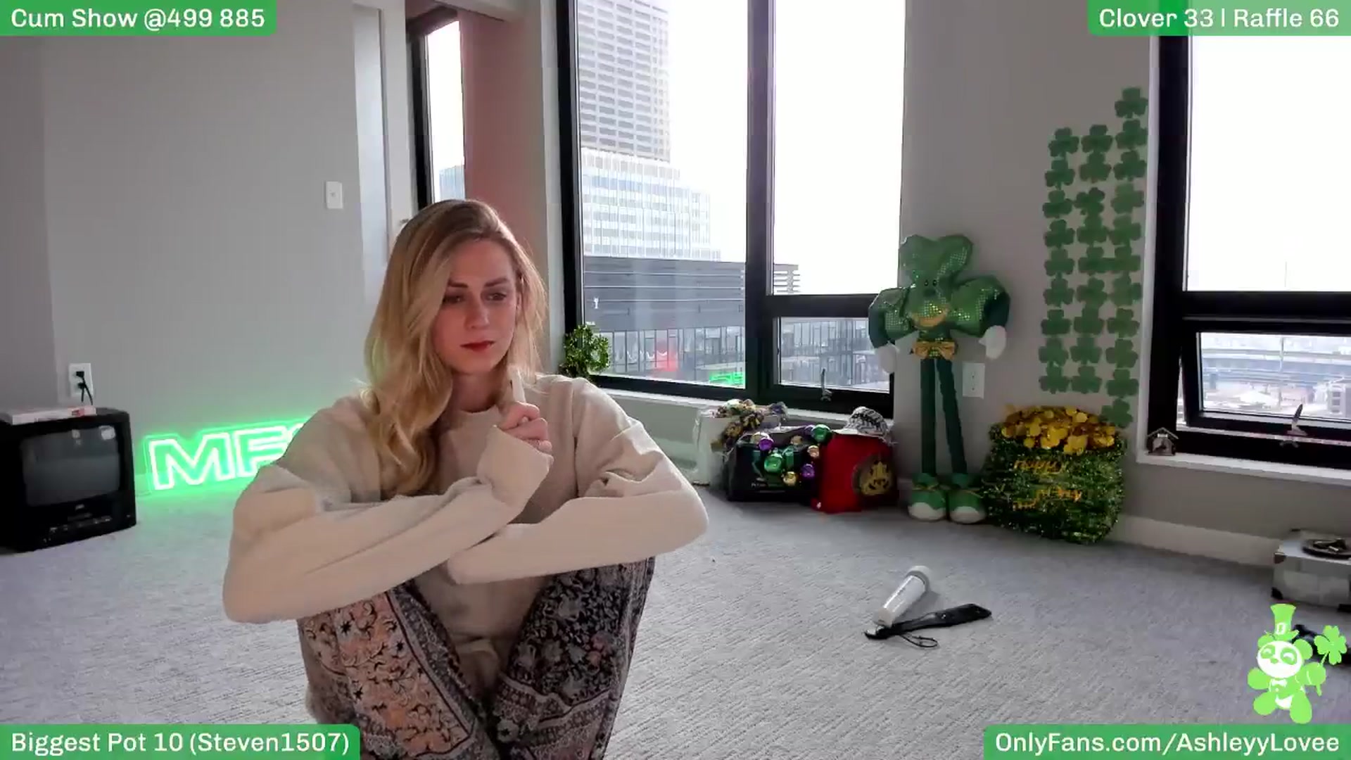 Gallery image thumbnail from AshleyyLovee's myfreecams stream on, 03/04/2025, 24:40 image 5 of 20