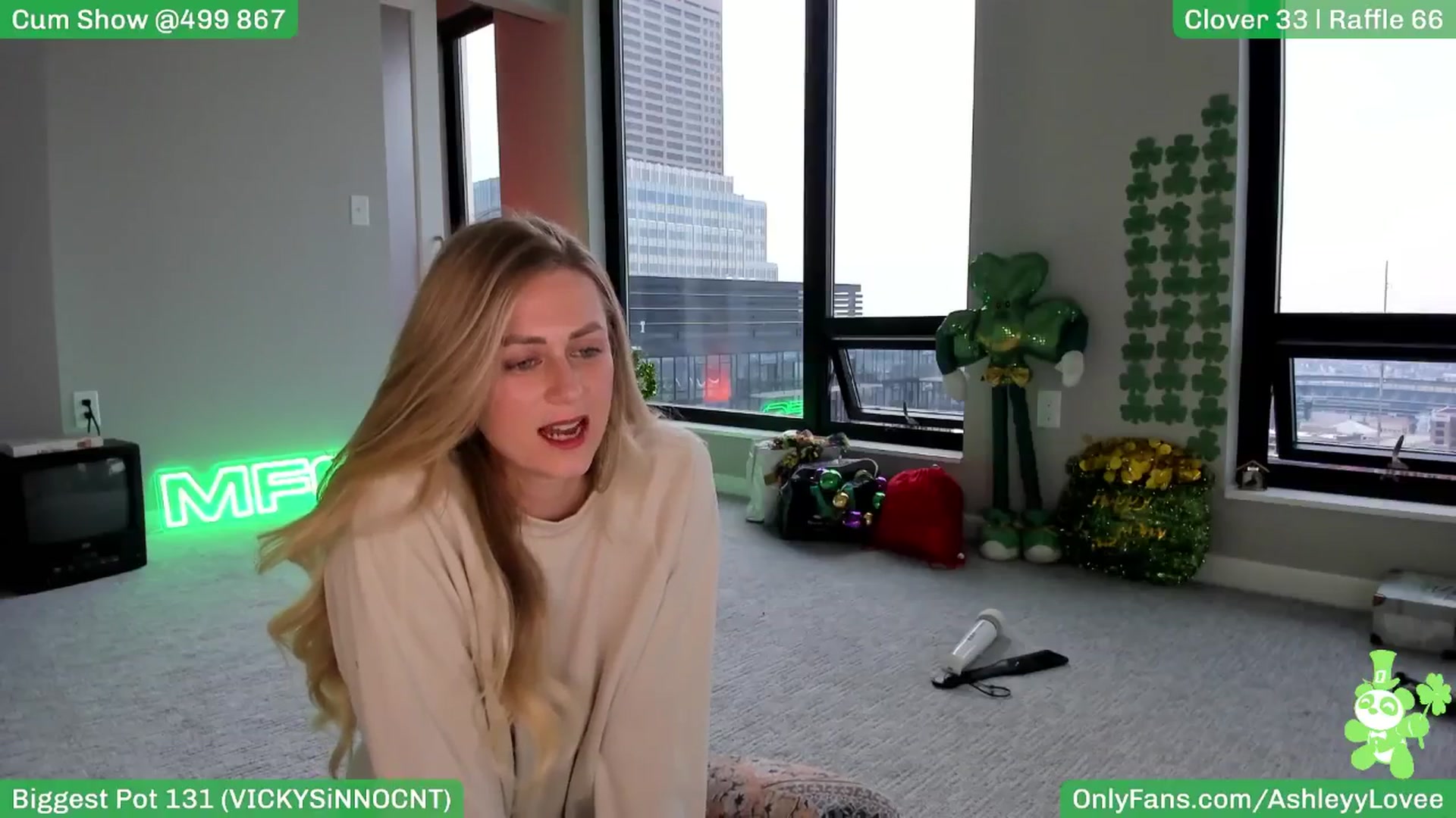 Gallery image thumbnail from AshleyyLovee's myfreecams stream on, 03/04/2025, 24:40 image 10 of 20