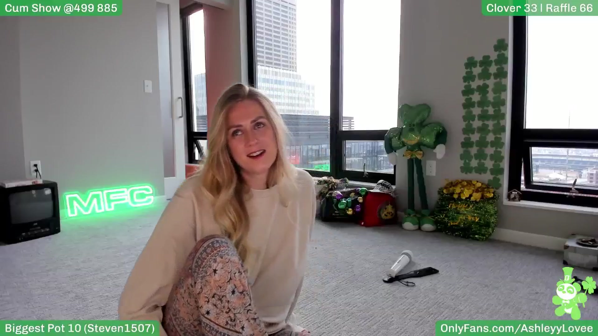 Gallery image thumbnail from AshleyyLovee's myfreecams stream on, 03/04/2025, 24:40 image 4 of 20