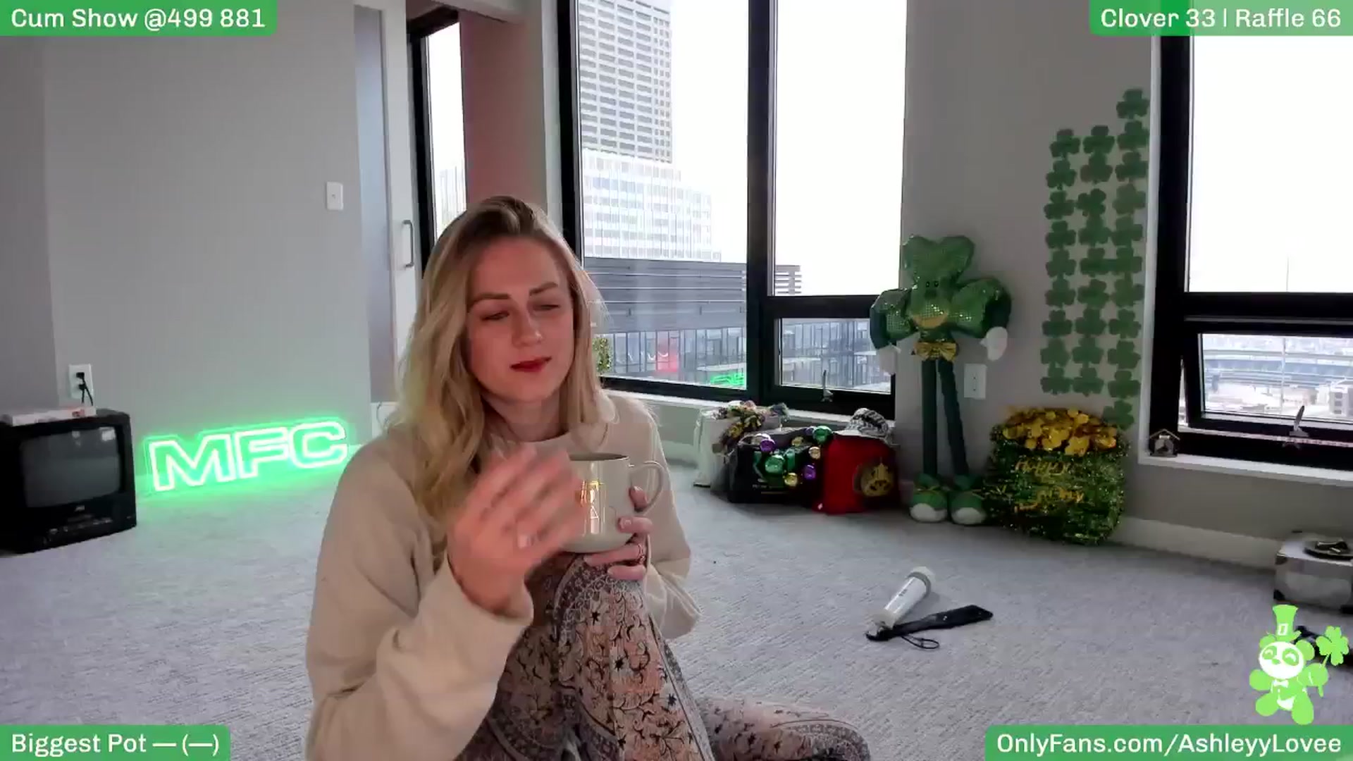 Gallery image thumbnail from AshleyyLovee's myfreecams stream on, 03/04/2025, 24:40 image 1 of 20