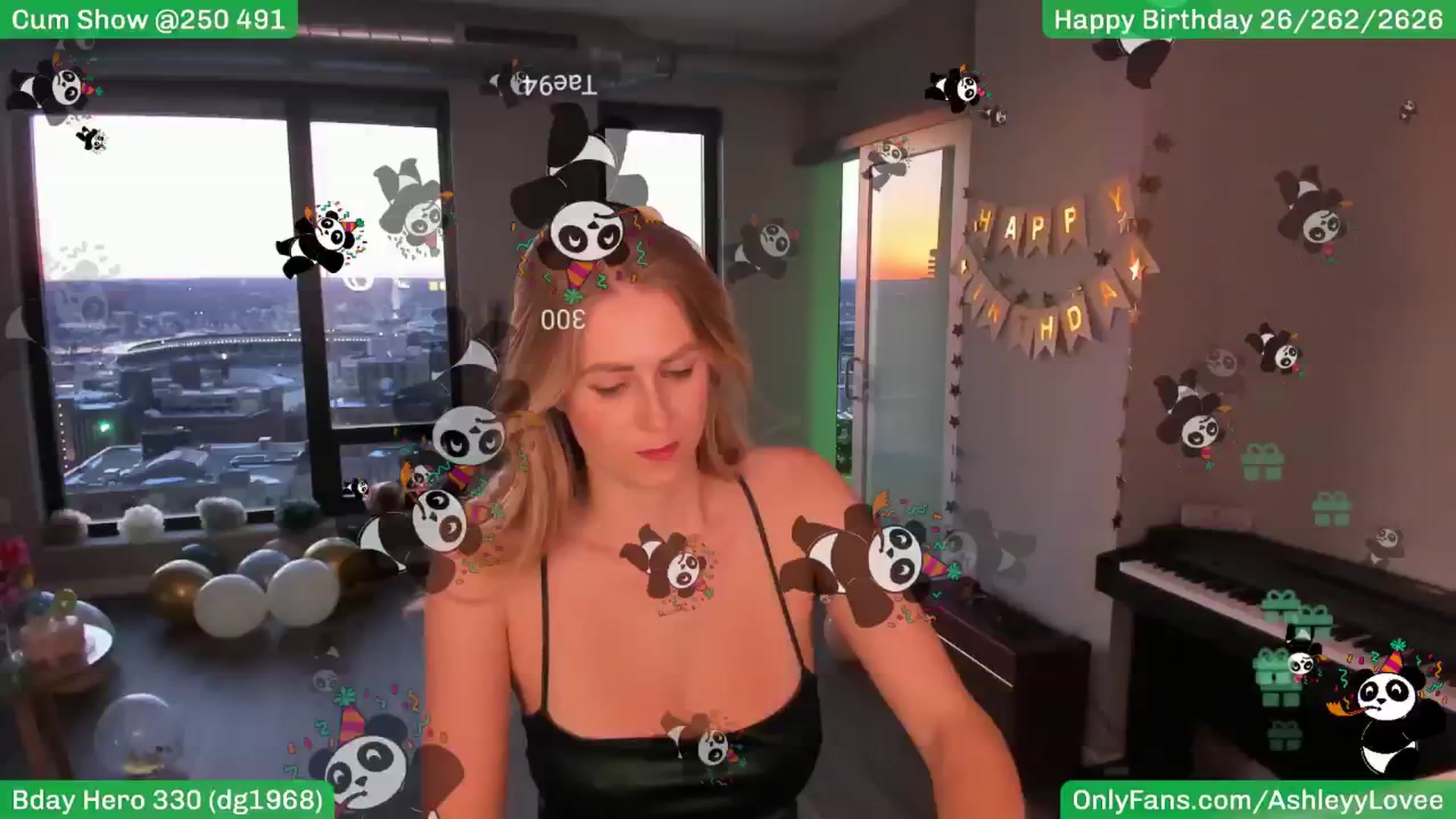 Gallery image thumbnail from AshleyyLovee's myfreecams stream on, 03/09/2025, 24:45 image 17 of 20