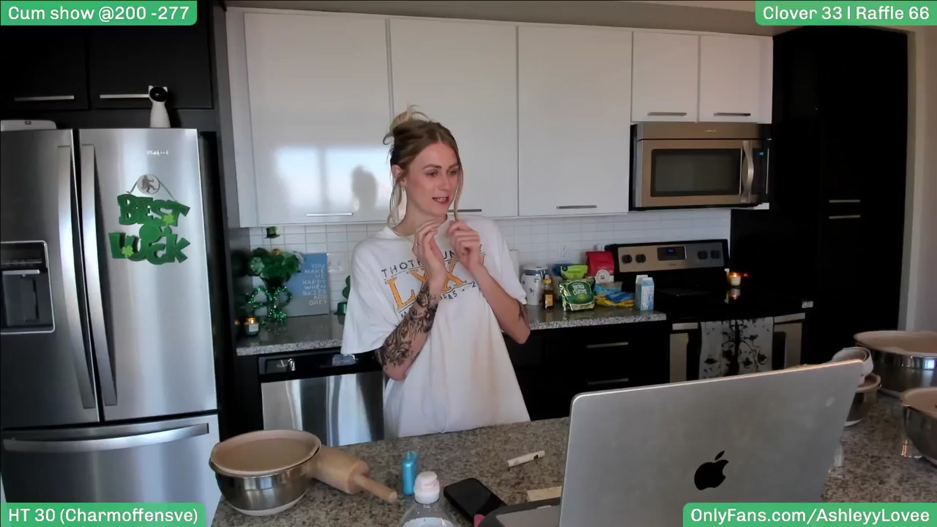 Gallery image thumbnail from AshleyyLovee's myfreecams stream on, 03/16/2025, 22:41 image 8 of 20
