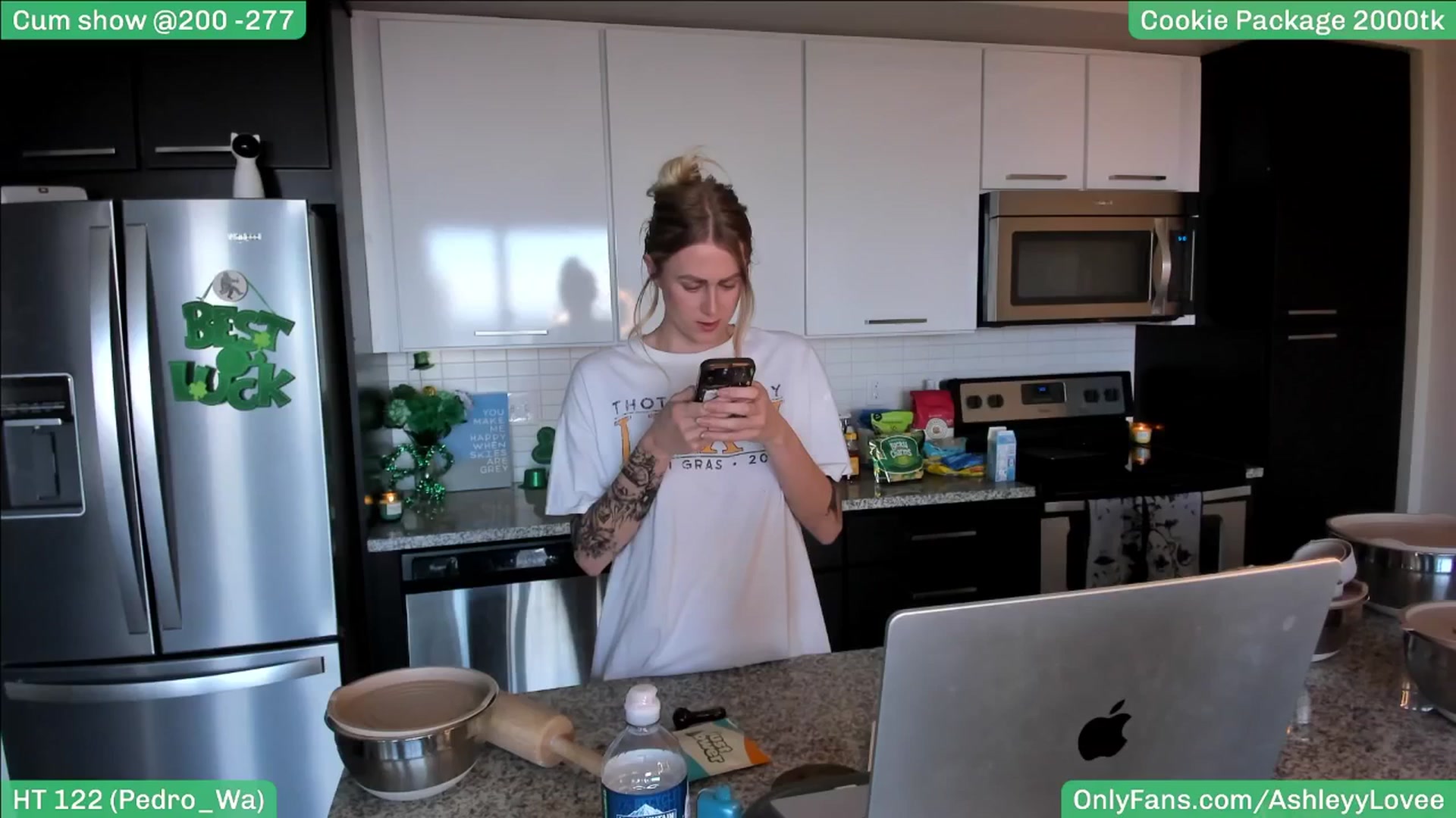 Gallery image thumbnail from AshleyyLovee's myfreecams stream on, 03/16/2025, 22:41 image 12 of 20