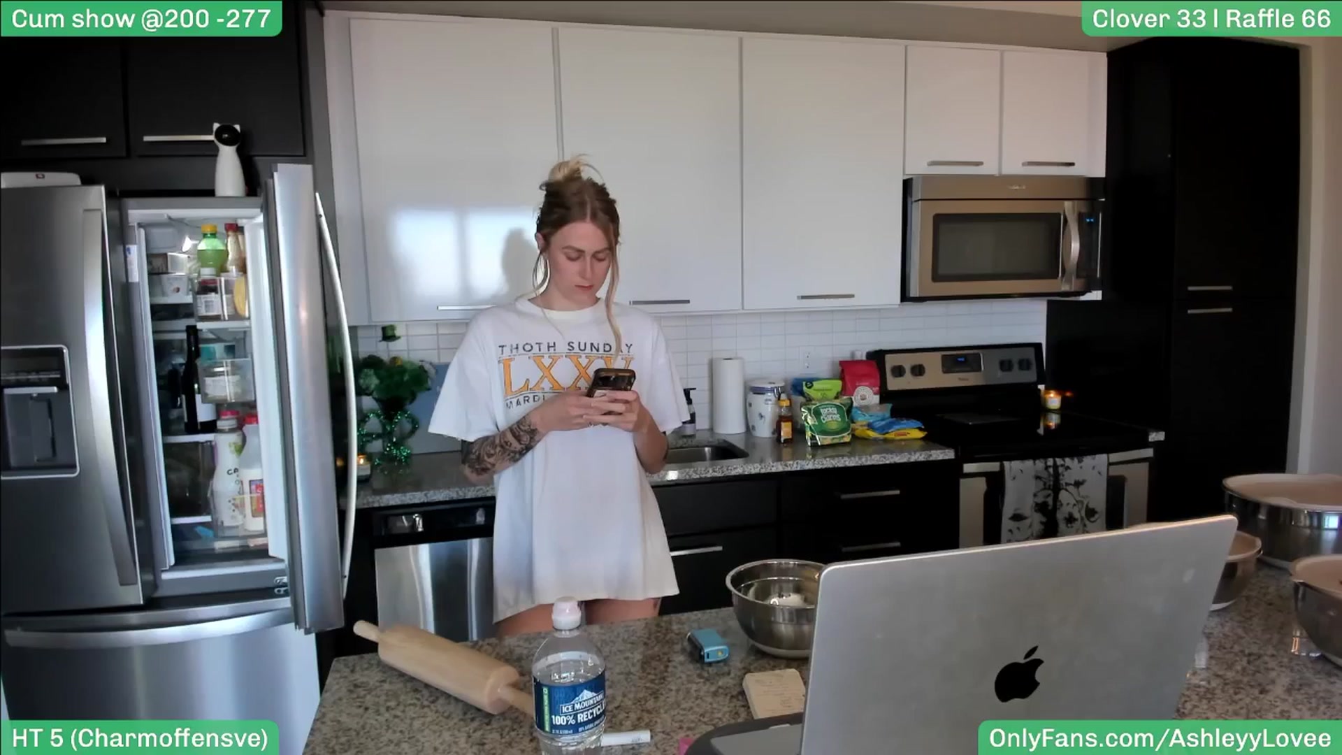 Gallery image thumbnail from AshleyyLovee's myfreecams stream on, 03/16/2025, 22:41 image 3 of 20