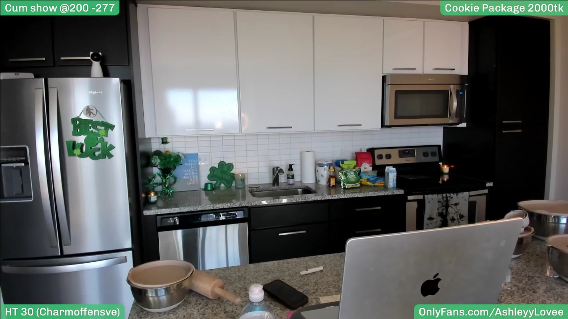 Gallery image thumbnail from AshleyyLovee's myfreecams stream on, 03/16/2025, 22:41 image 10 of 20